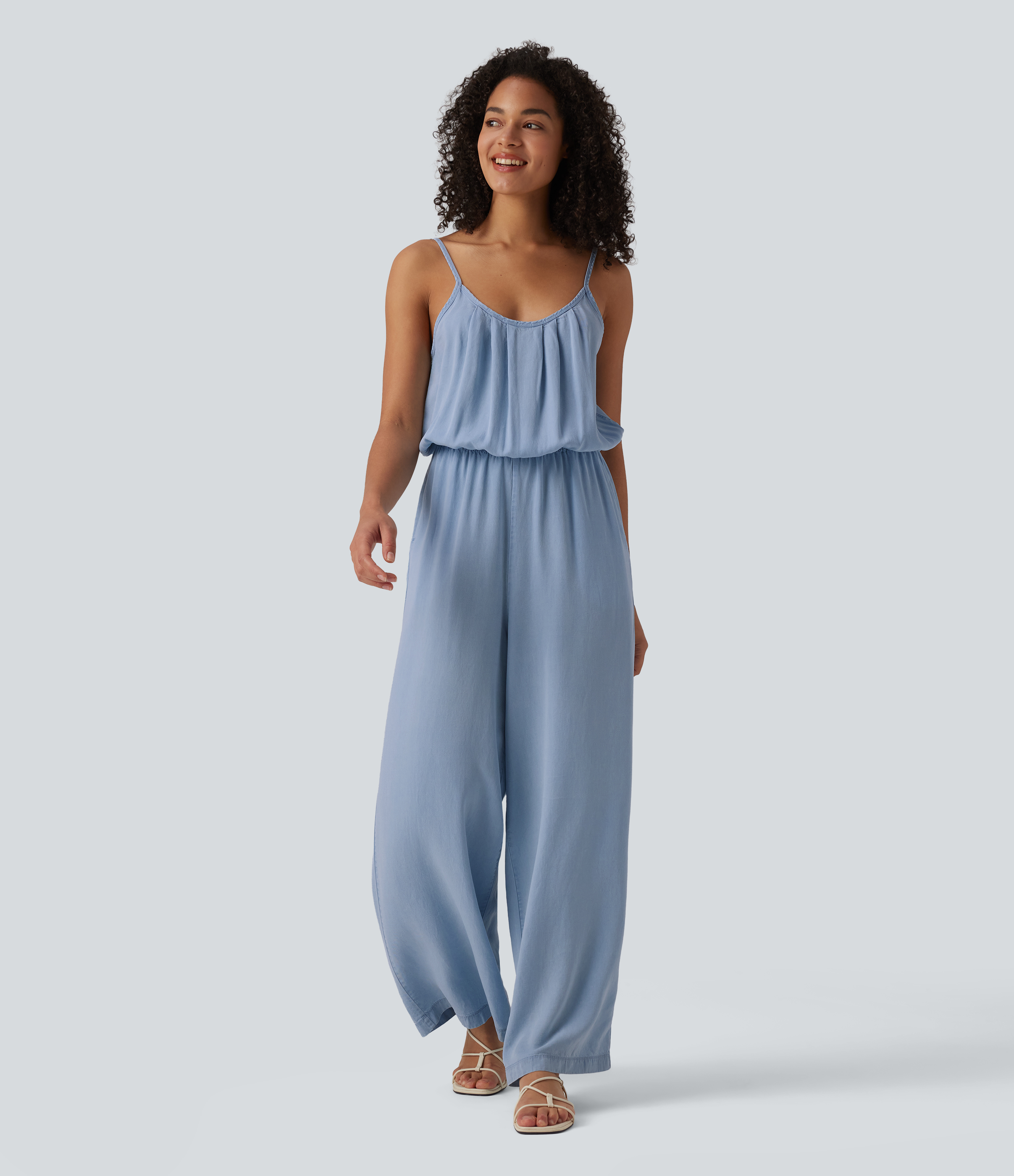 Lässiger Jumpsuit aus Lyocell-Denim mit weitem Bein, Taschen und zum Überziehen