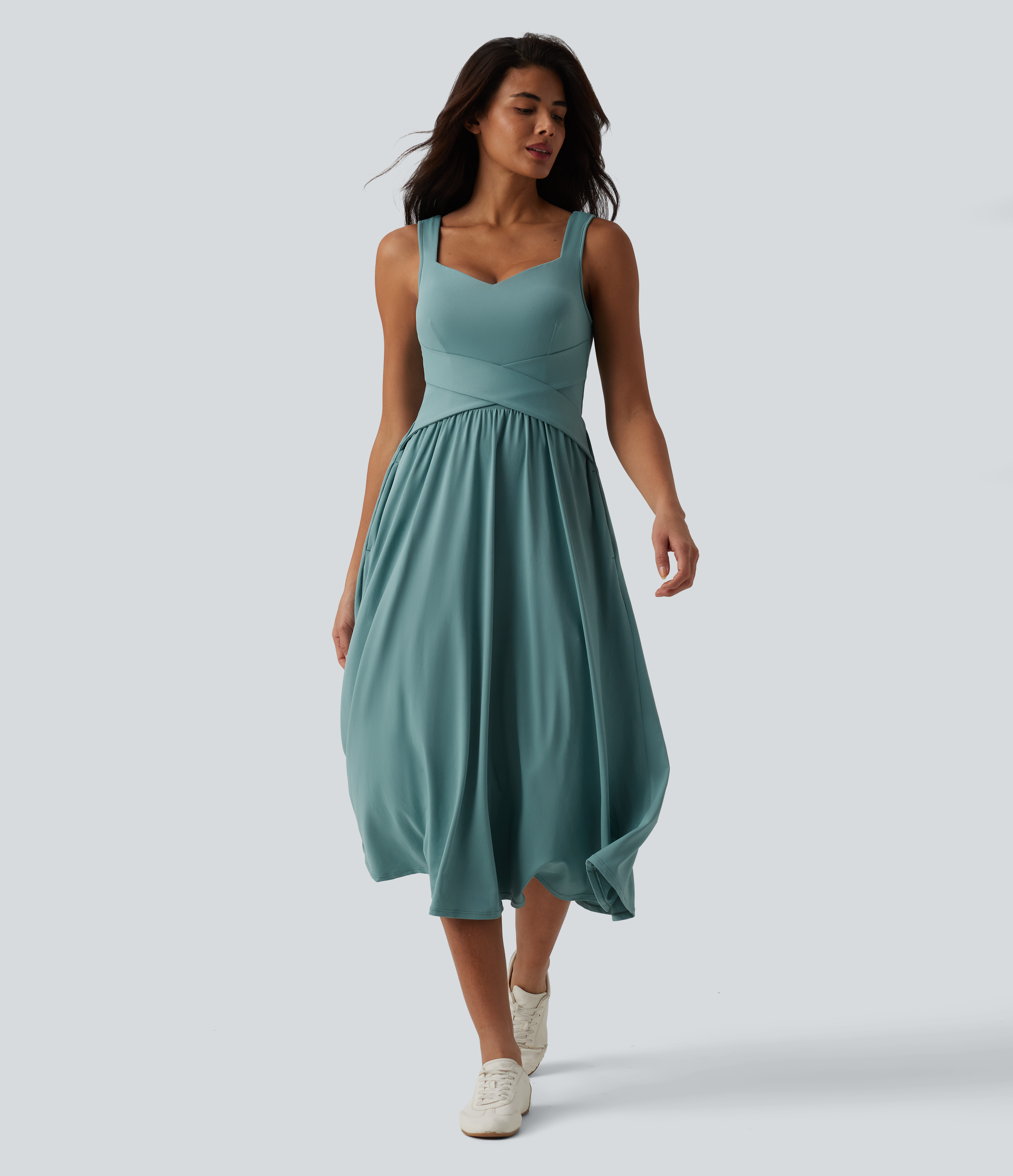 Robe décontractée midi fluide sans manches dos croisé, avec soutien-gorge intégré (Bonnets D-F) et poches