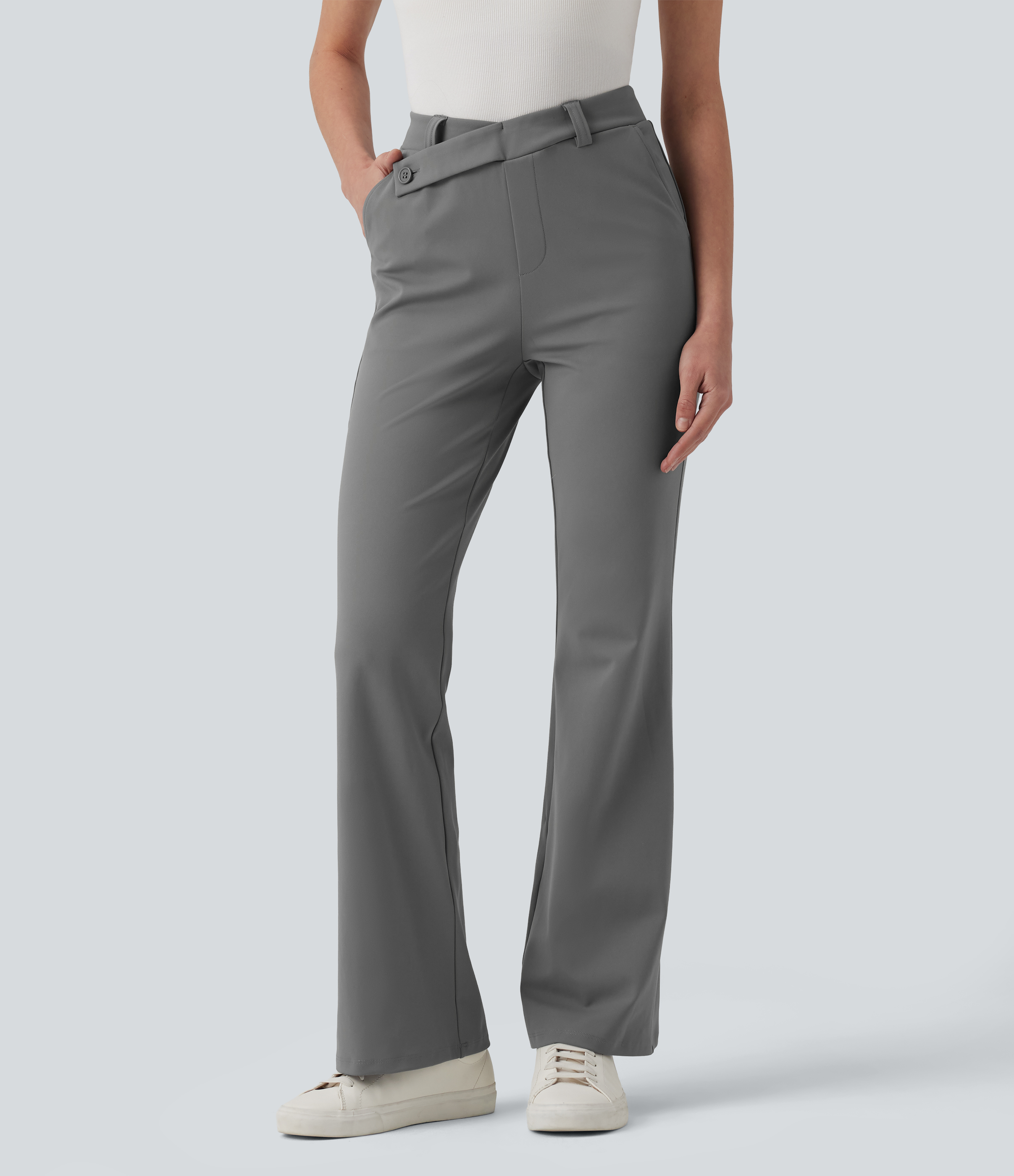 Halara Flex™ - Ausgestellte Bürohose mit hohem Crossover-Bund und mehreren Taschen