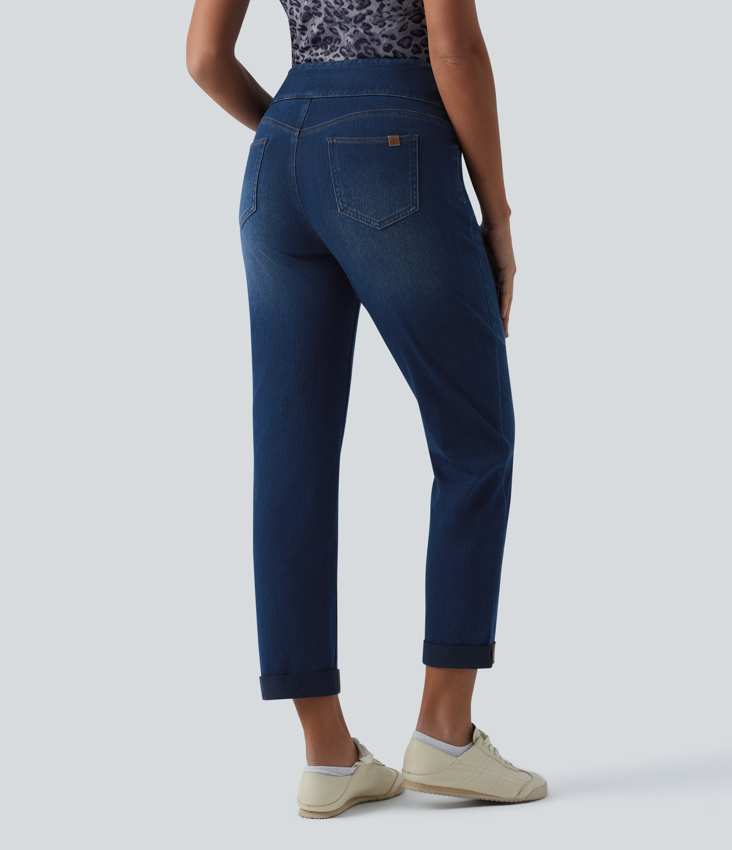 Estate Blue Denim Halara Flex™ džínsy s vysokým pásom, so sťahujúcim efektom na brucho, ohrnutým lemom a vreckami / 2