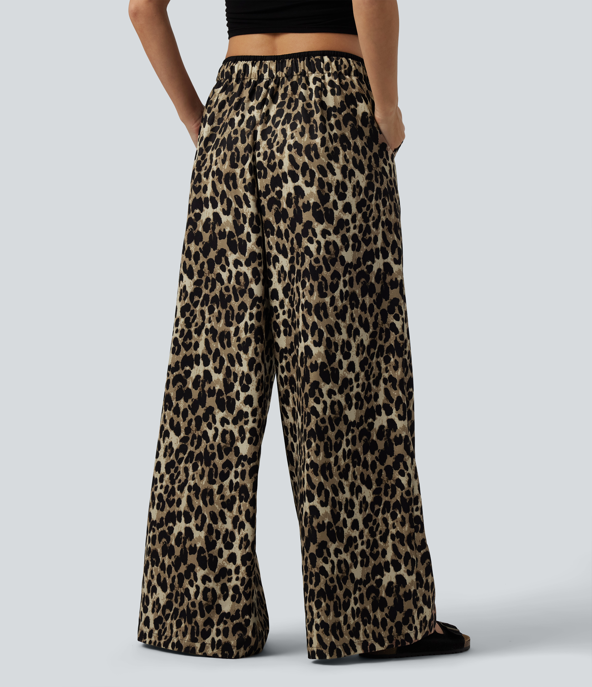 Black Coffee Leopard Print Tief sitzende, weit geschnittene Freizeithose mit Leopardenmuster, Kordelzug und Taschen / 2
