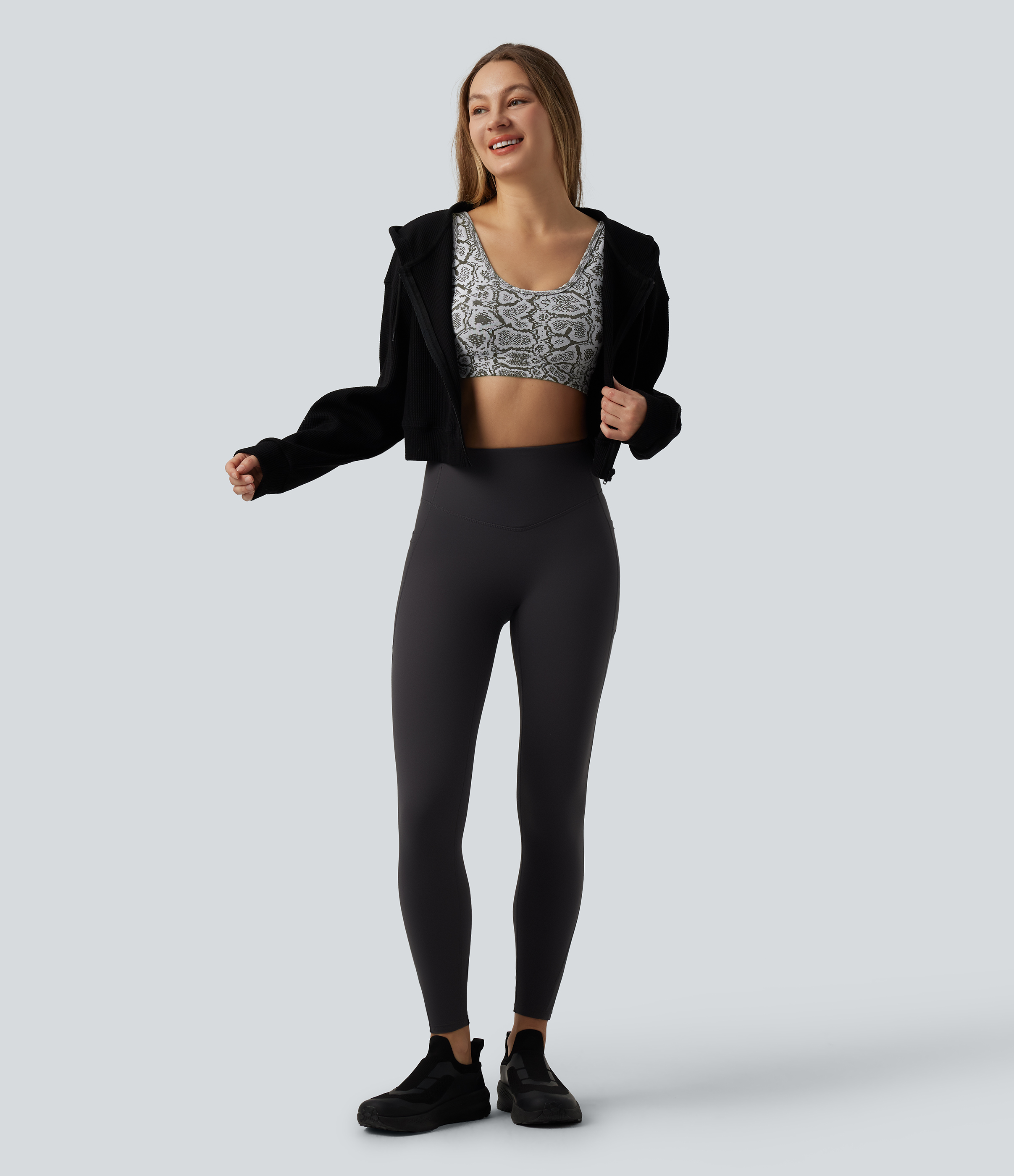 OneForm Seamless Flow Low Support U-Neck Snakeskin Print Built-in Bra Yoga Sports Bra