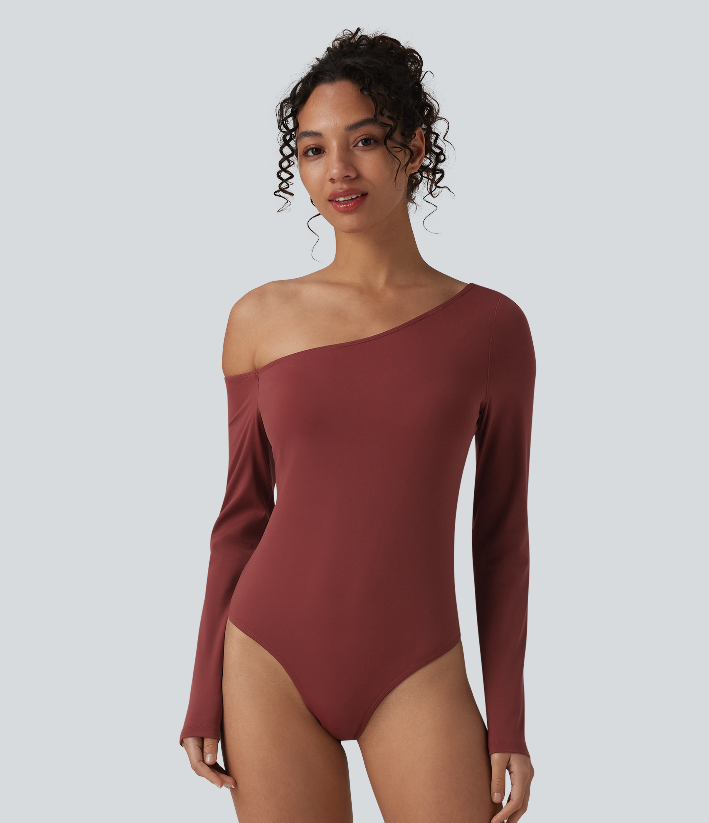 SoftlyZero™ Airy One-Shoulder Langarm-Bodysuit mit integriertem BH und Cool-Touch – lässig