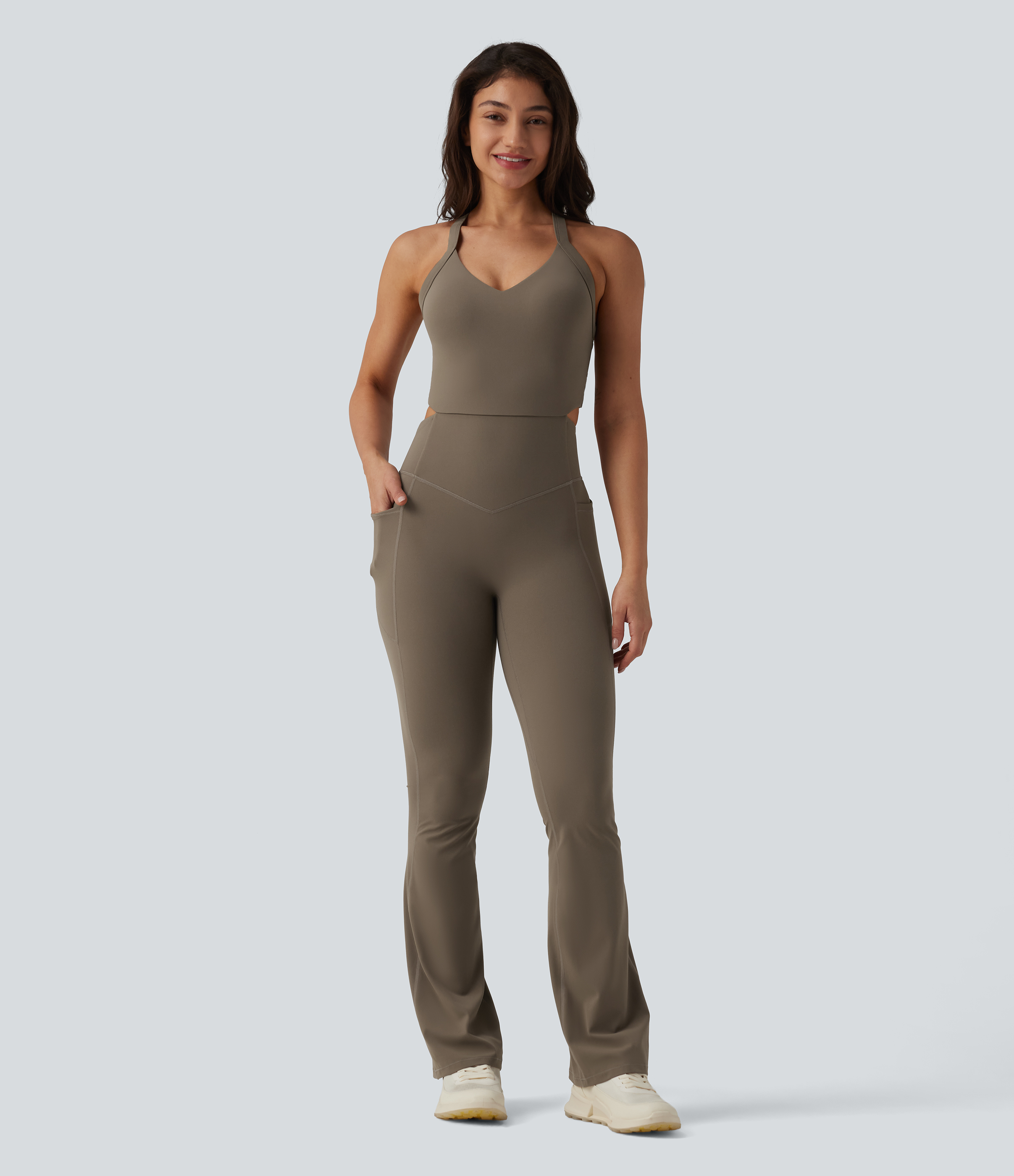 Dawn Brown Combinaison de sport Halara UltraSculpt™ dos nu torsadé, effet ventre plat et fessier galbé, coupe bootcut, avec poches — Édition Easy Peasy / 2