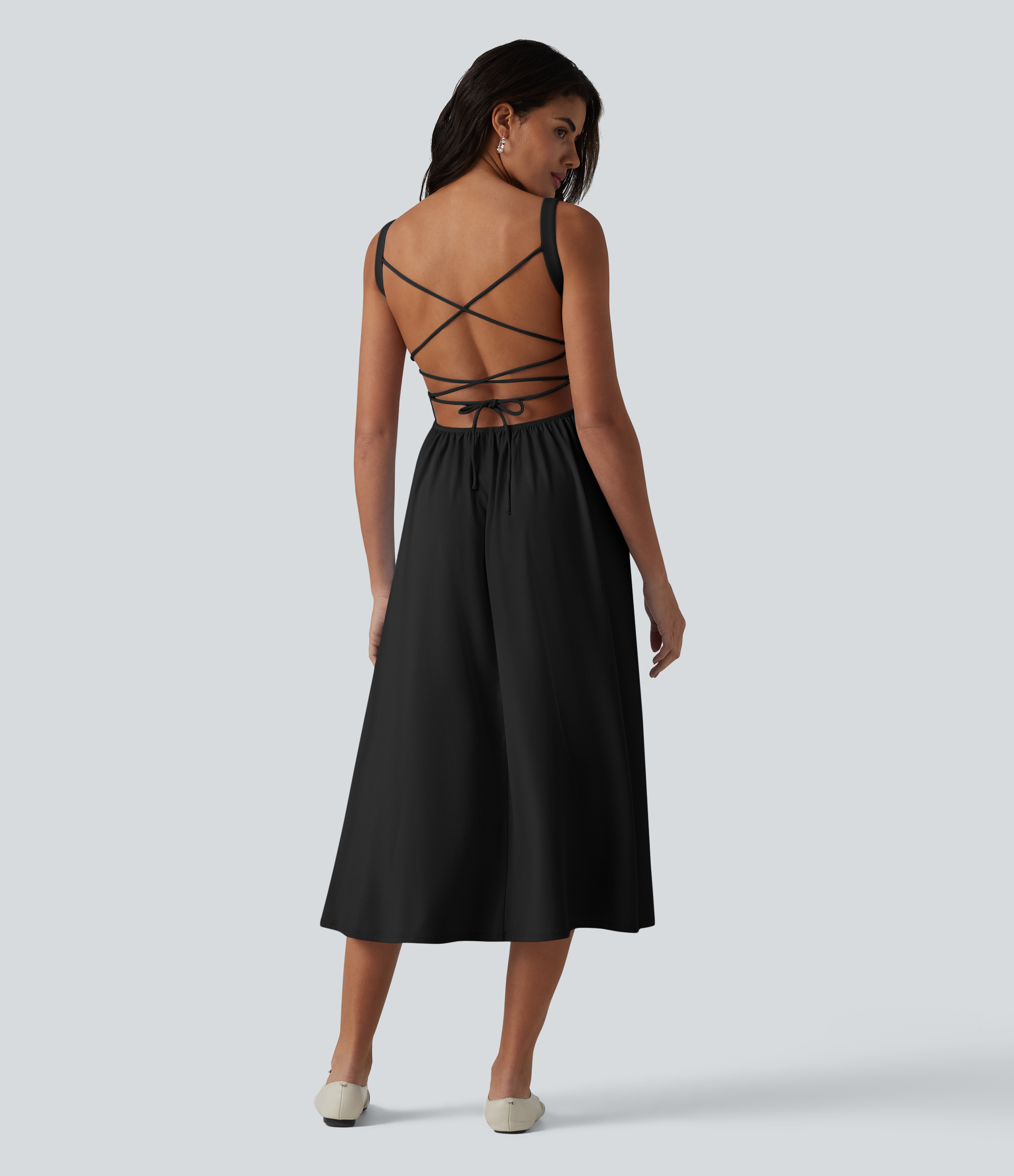 Robe fluide midi de villégiature sans manches, encolure carrée, dos nu croisé, fronces et soutien-gorge intégré