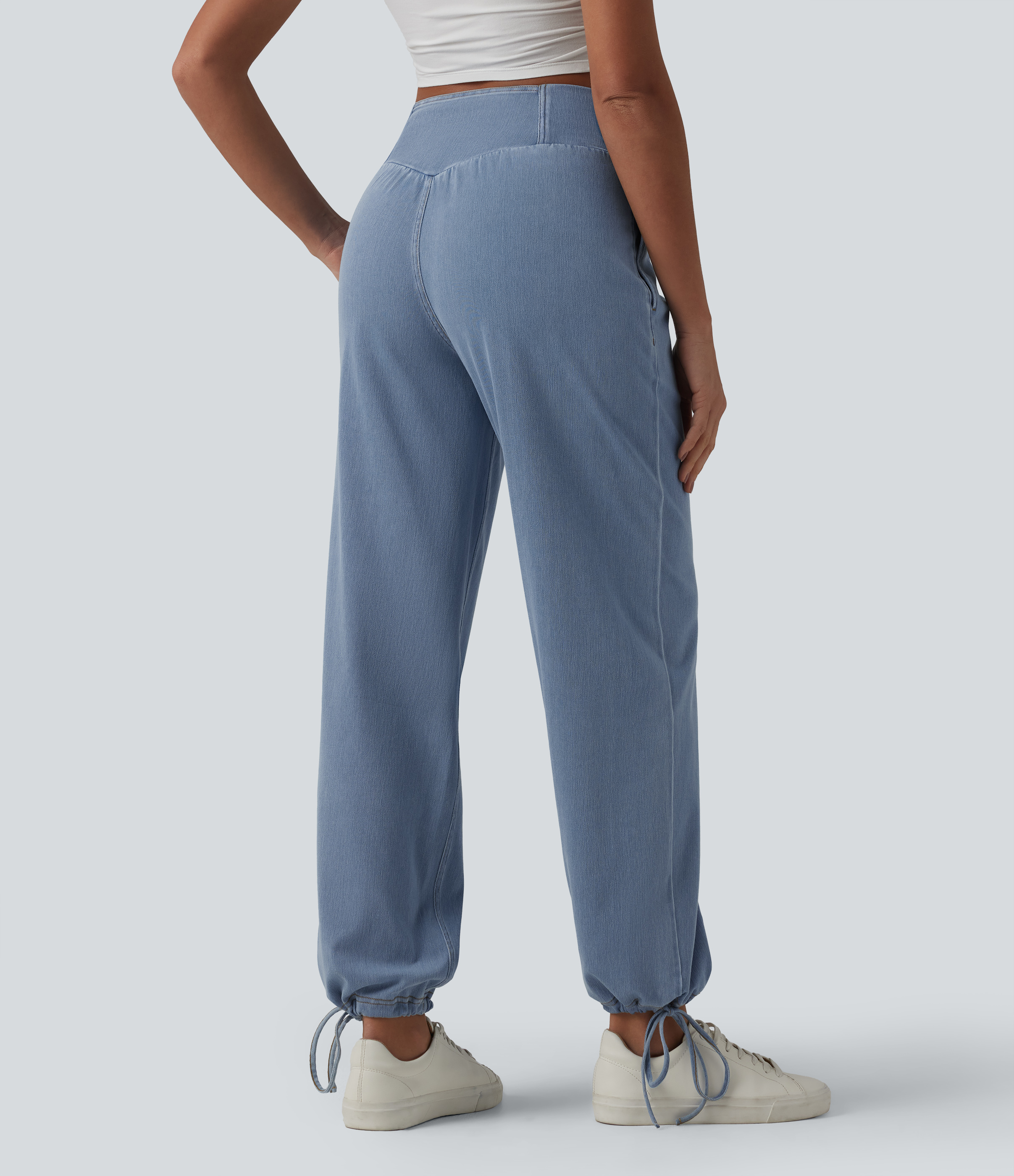 Malibu Blue Denim Halara Flex™ Jogging décontracté en denim taille mi-haute croisé avec cordon de serrage et poches / 2
