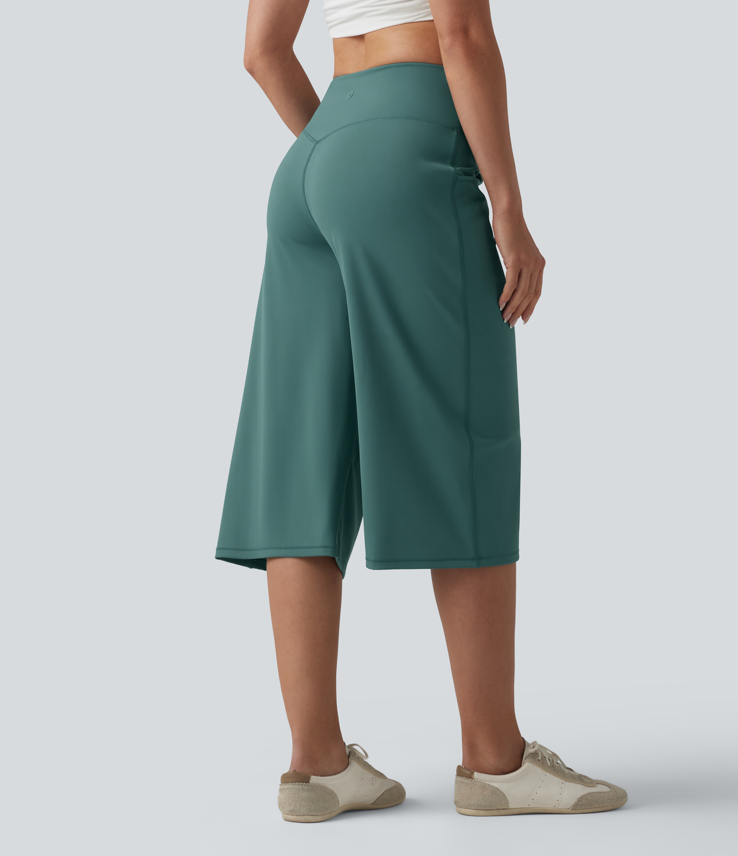 Blue Spruce SoftlyZero™ Pantalones capri ligeros y aireados de tiro alto con control de abdomen InstantCool, holgados y con bolsillos / 2