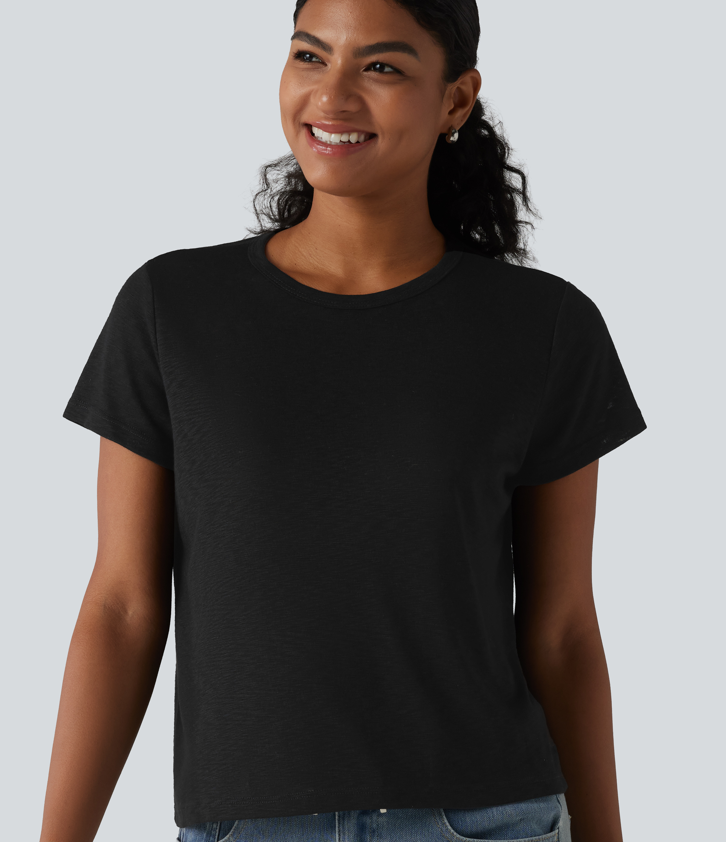 Lässiges T-Shirt mit Rundhalsausschnitt und kurzen Ärmeln