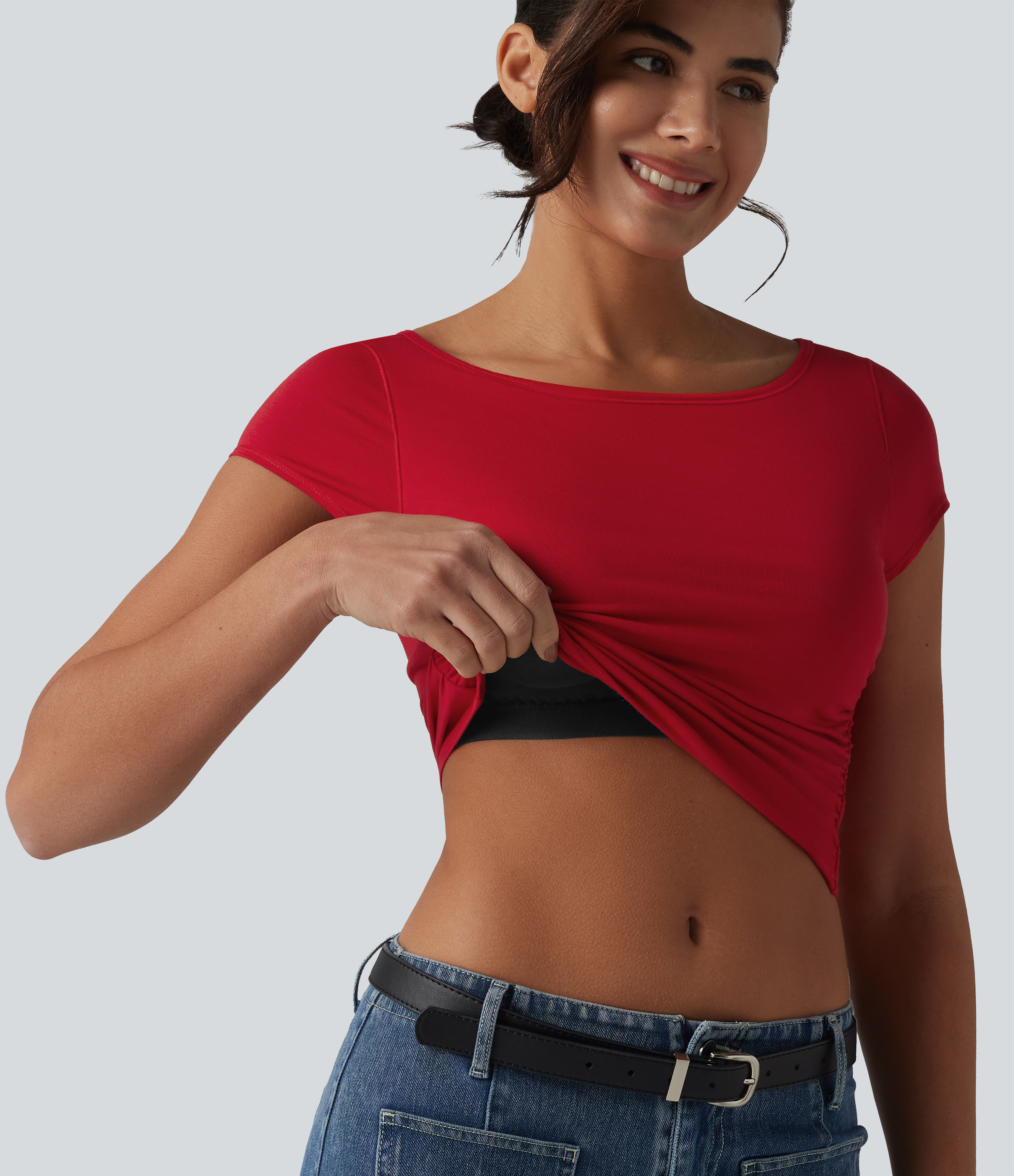 T-shirt court col bateau manches courtes avec fronces et brassière intégrée