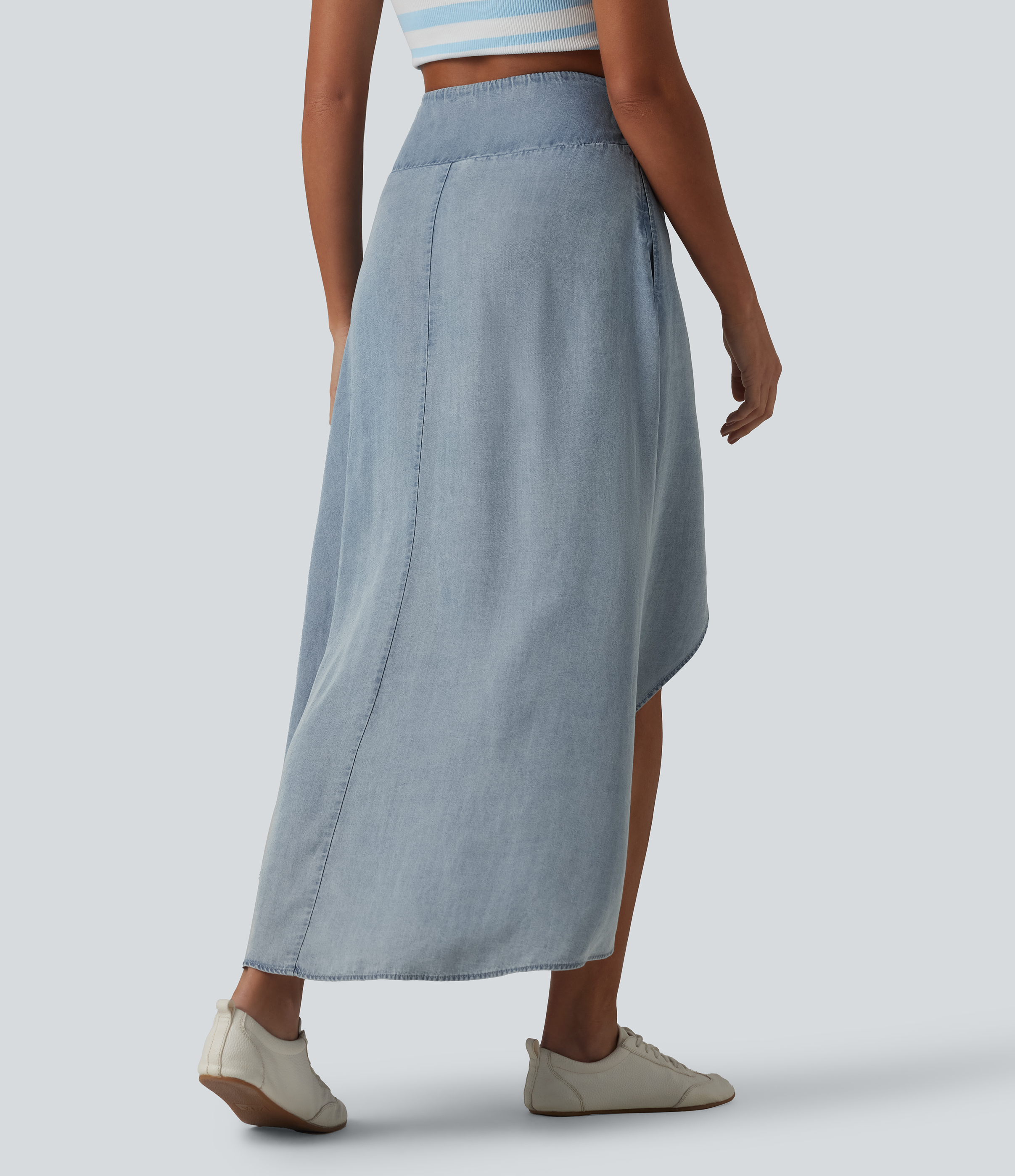Malibu Blue Denim Hoch taillierter Midirock aus Lyocell-Denim mit unsichtbarem Reißverschluss, asymmetrischem Saum, drapiert, fließend und mit Taschen / 2