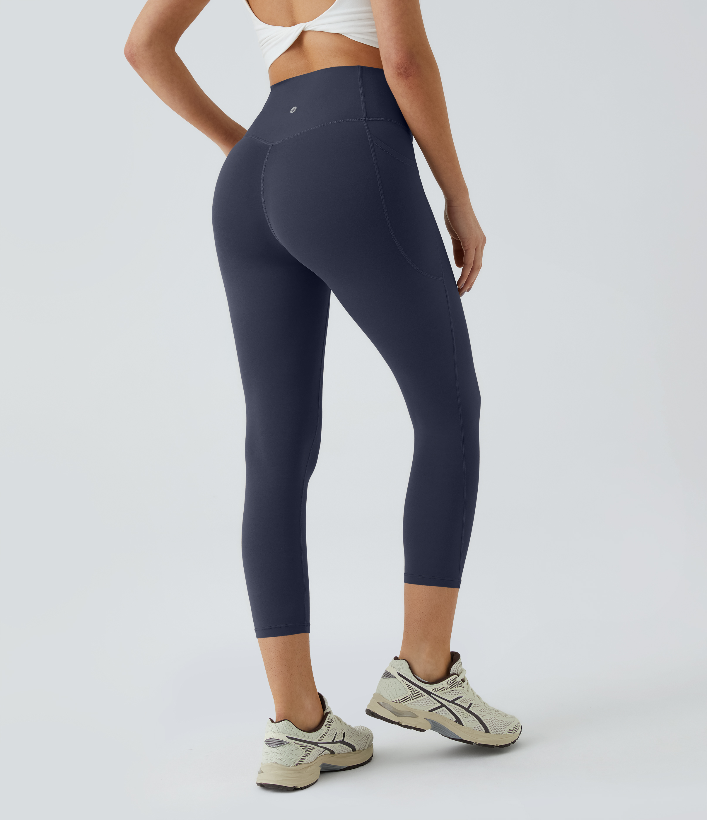 Halara UltraSculpt™ High Waisted Tummy Control Pocket Shaping Training Capri Leggings