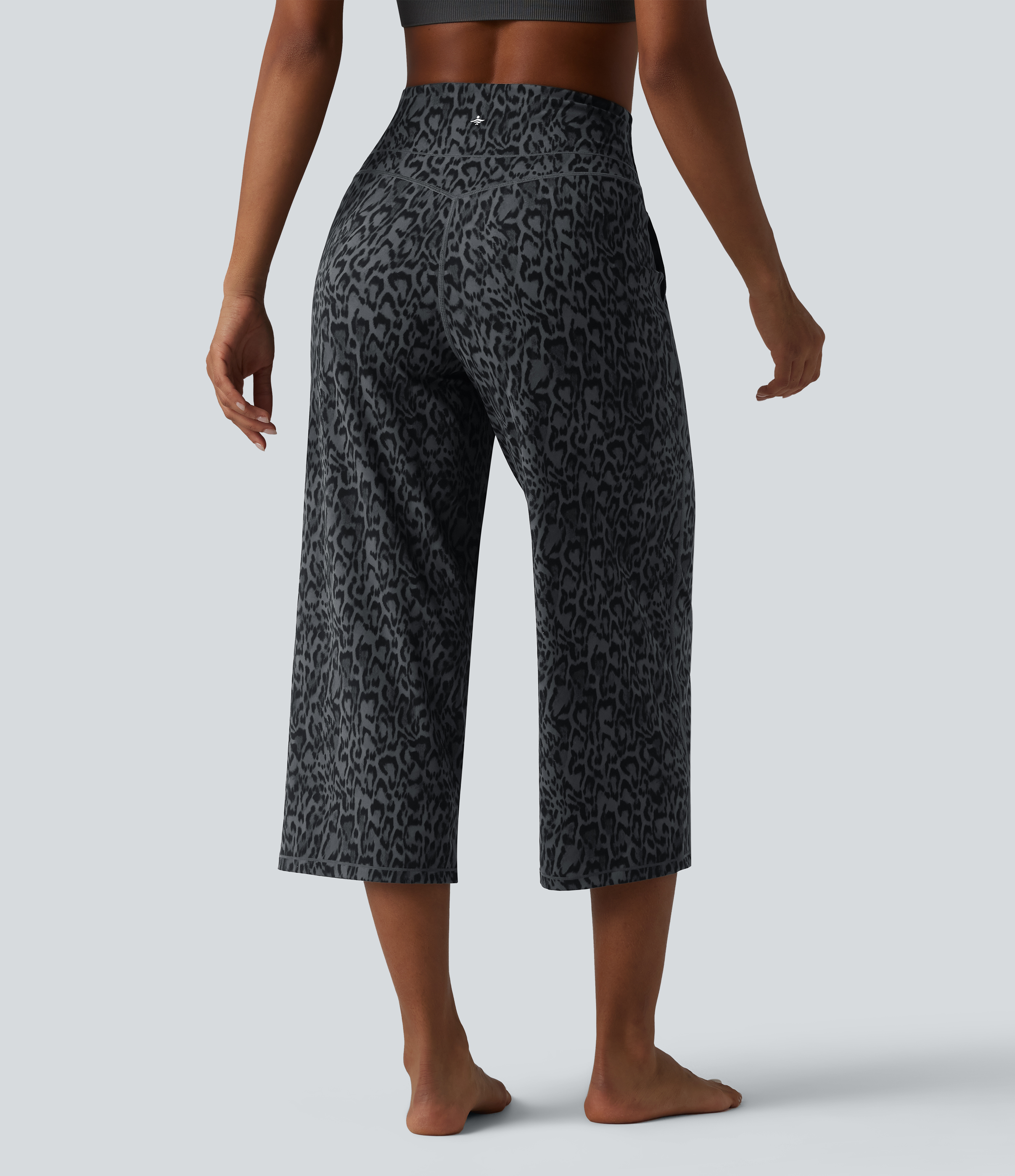 Shadow Leopard Halara UltraSculpt™ Pantalon de yoga court imprimé léopard ventre plat coupe droite taille haute avec poches / 2