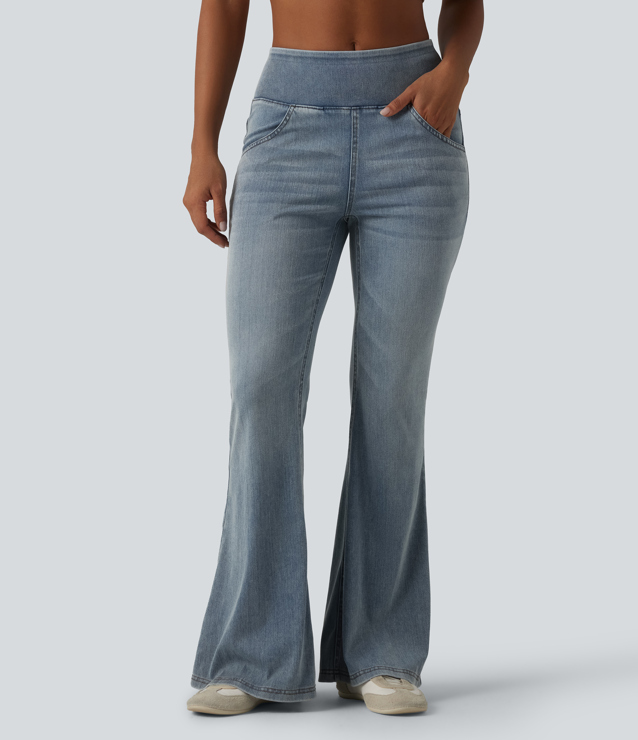 Halara Flex™ vaqueros casual de tiro medio drapeados en Lyocell lavado, de corte acampanado, con bolsillos