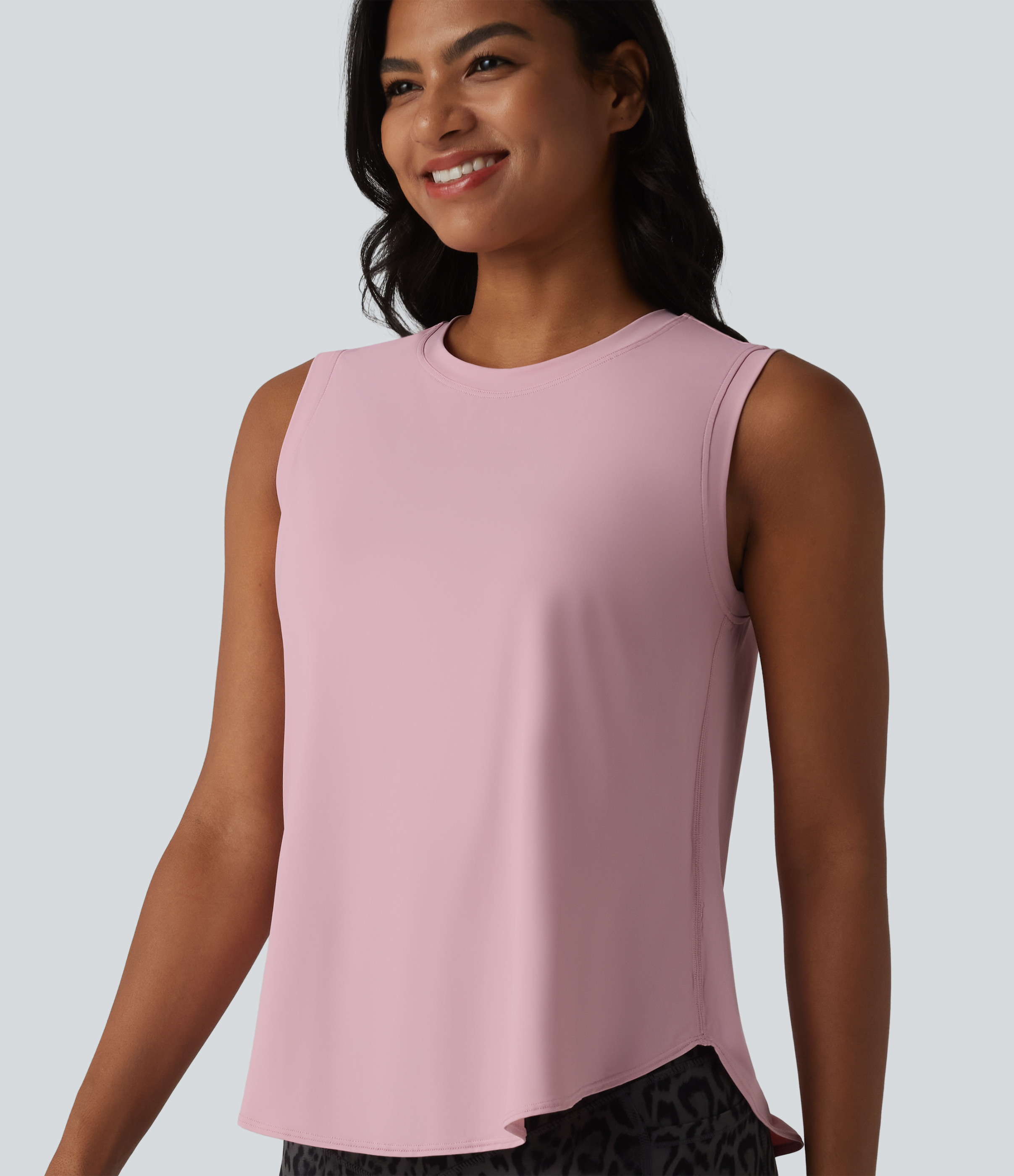 Round Neck Curved Hem Cool Touch Workout Tank Top-UPF50+