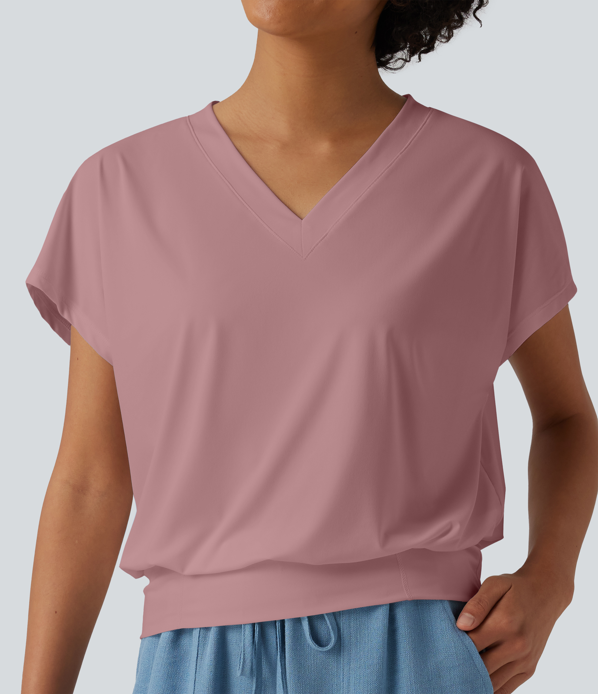 V-Ausschnitt, kurzärmeliges Oversize-Sporttop für Yoga – Cool-Touch, schnelltrocknend