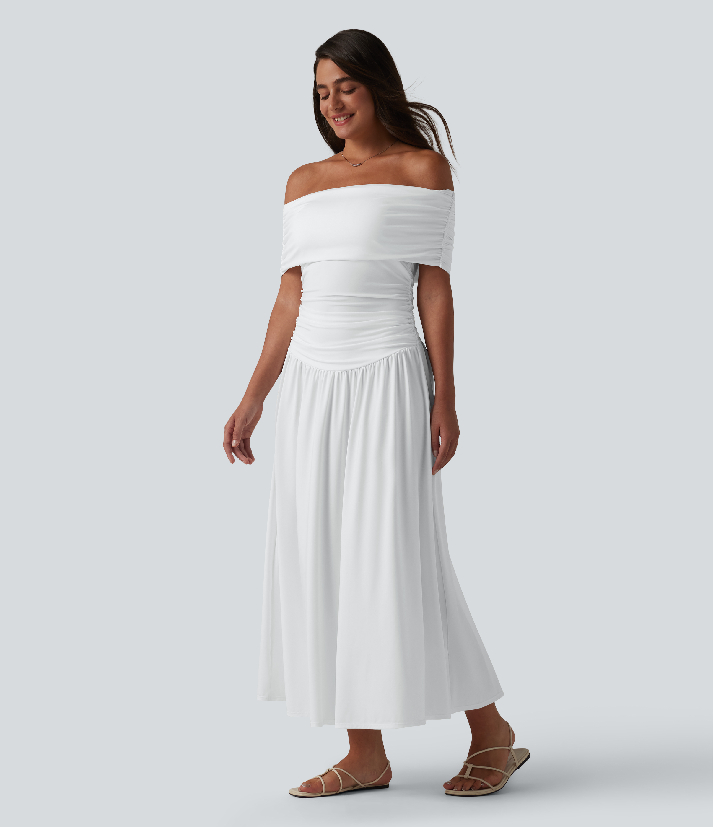 Robe maxi fluide et décontractée à épaules dénudées, effet ventre plat, détails froncés, avec soutien‑gorge intégré