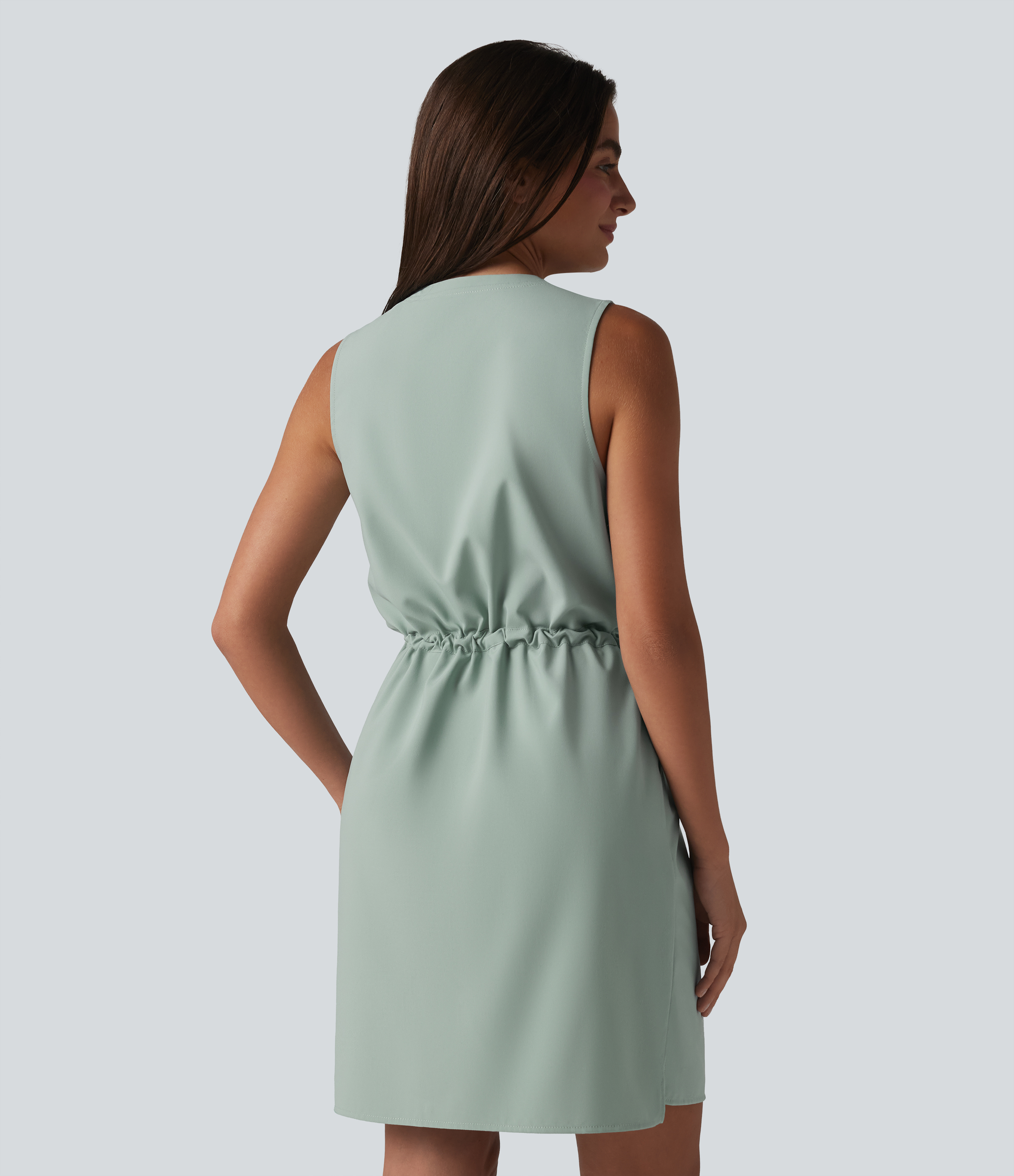 Jadeite Yuvarlak yaka, kolsuz mini yürüyüş/aktif elbise, yarım fermuarlı, bağcıklı ve cepli / 2