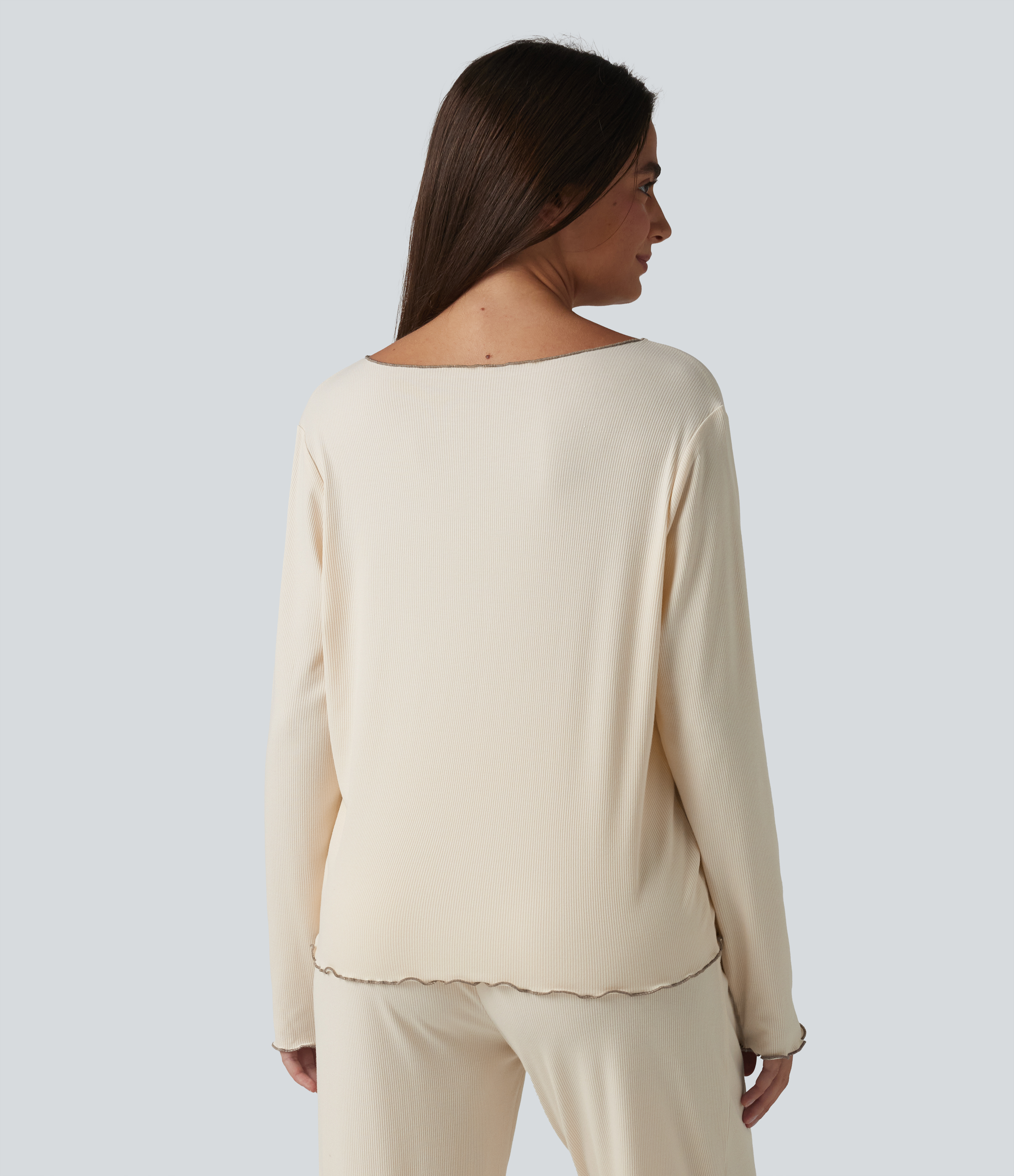 Turtledove V Neck Long Sleeve Frill Hem Lounge Top / 2