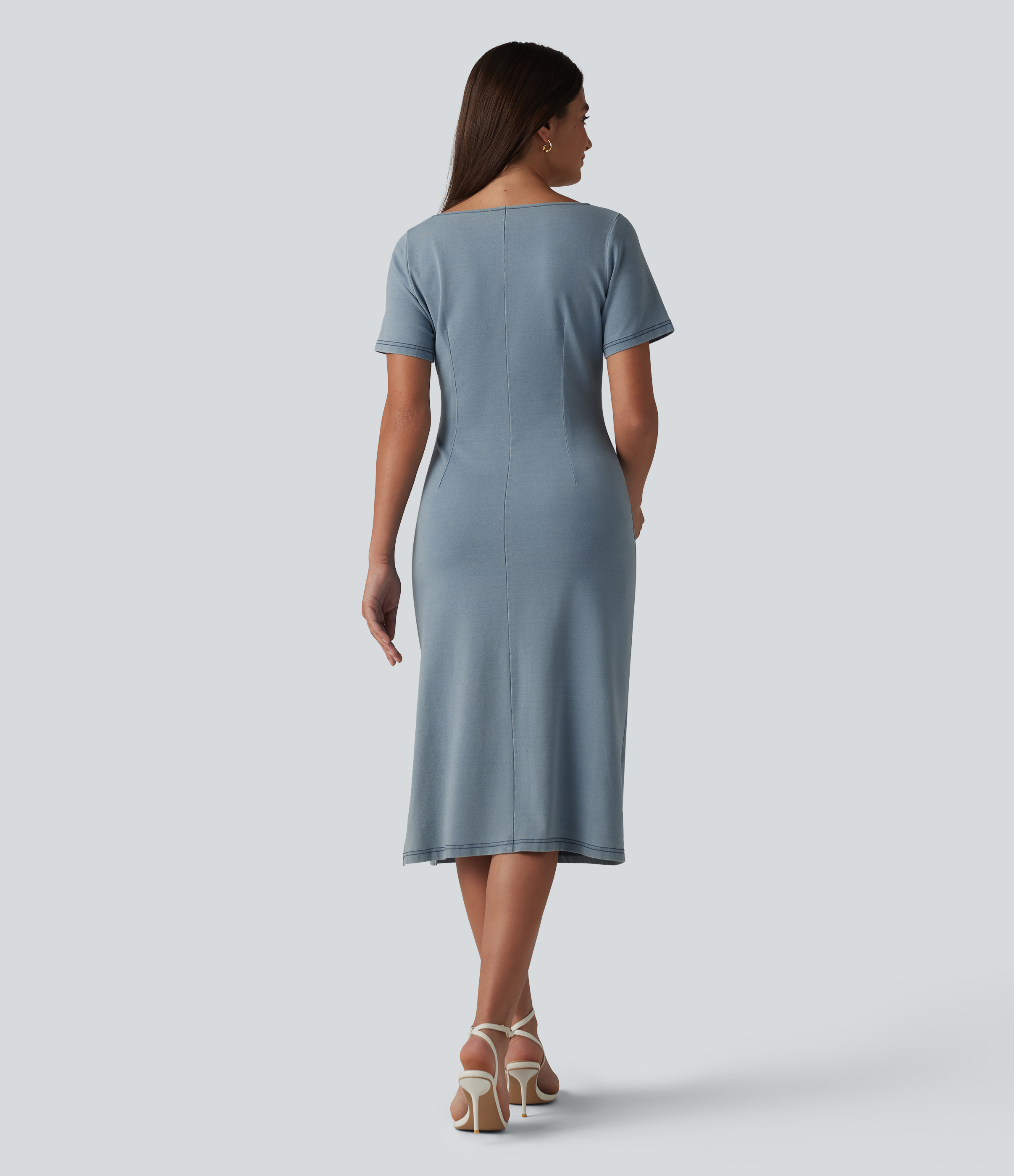 Blue Jasper Denim Halara Flex™ - Lässiges, gerafftes Midikleid aus Denim mit U-Boot-Ausschnitt, kurzen Ärmeln und Schlitz / 2