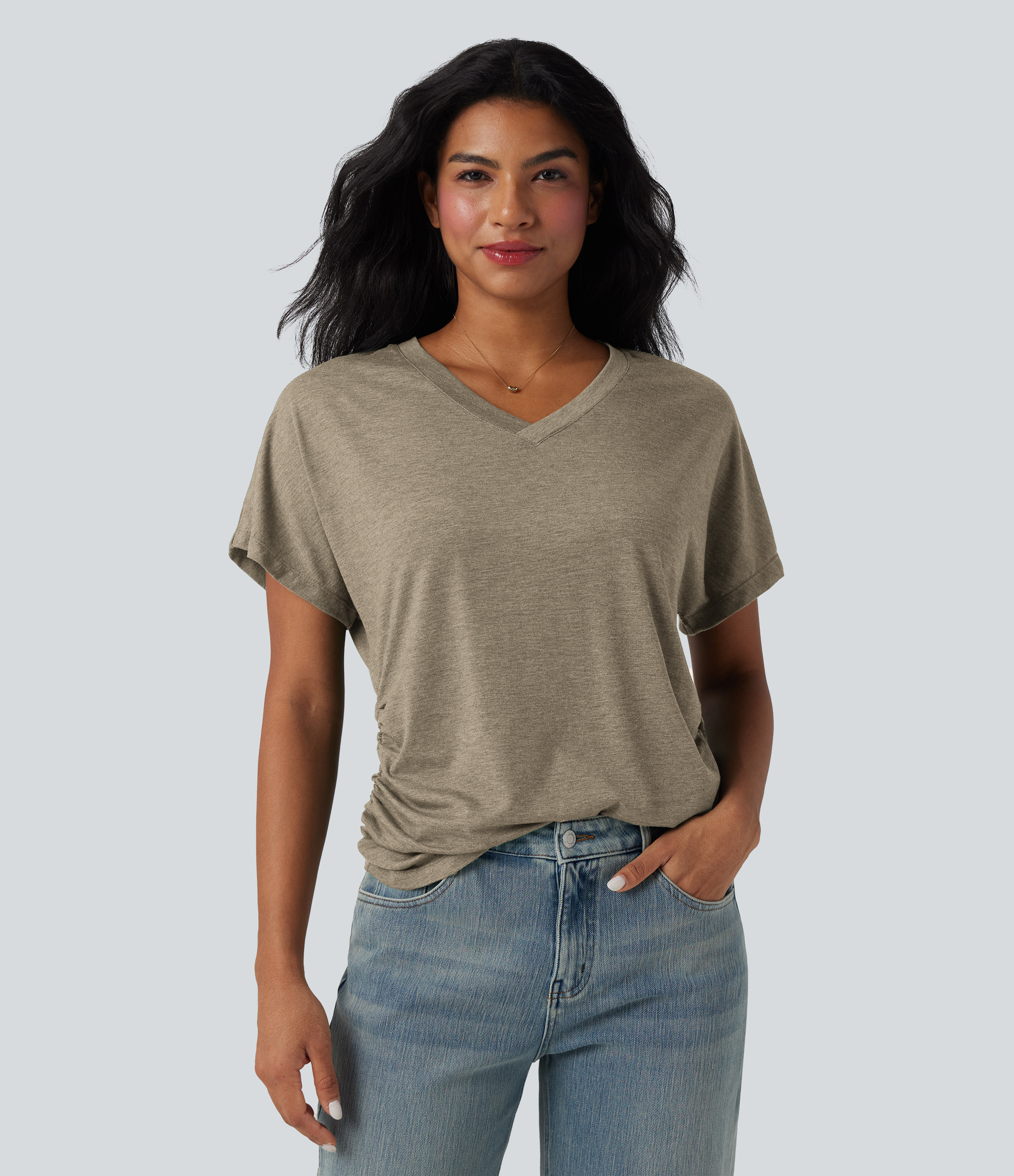 Kurzärmeliges gerafftes V-Ausschnitt-Oberteil im lässigen Schnitt