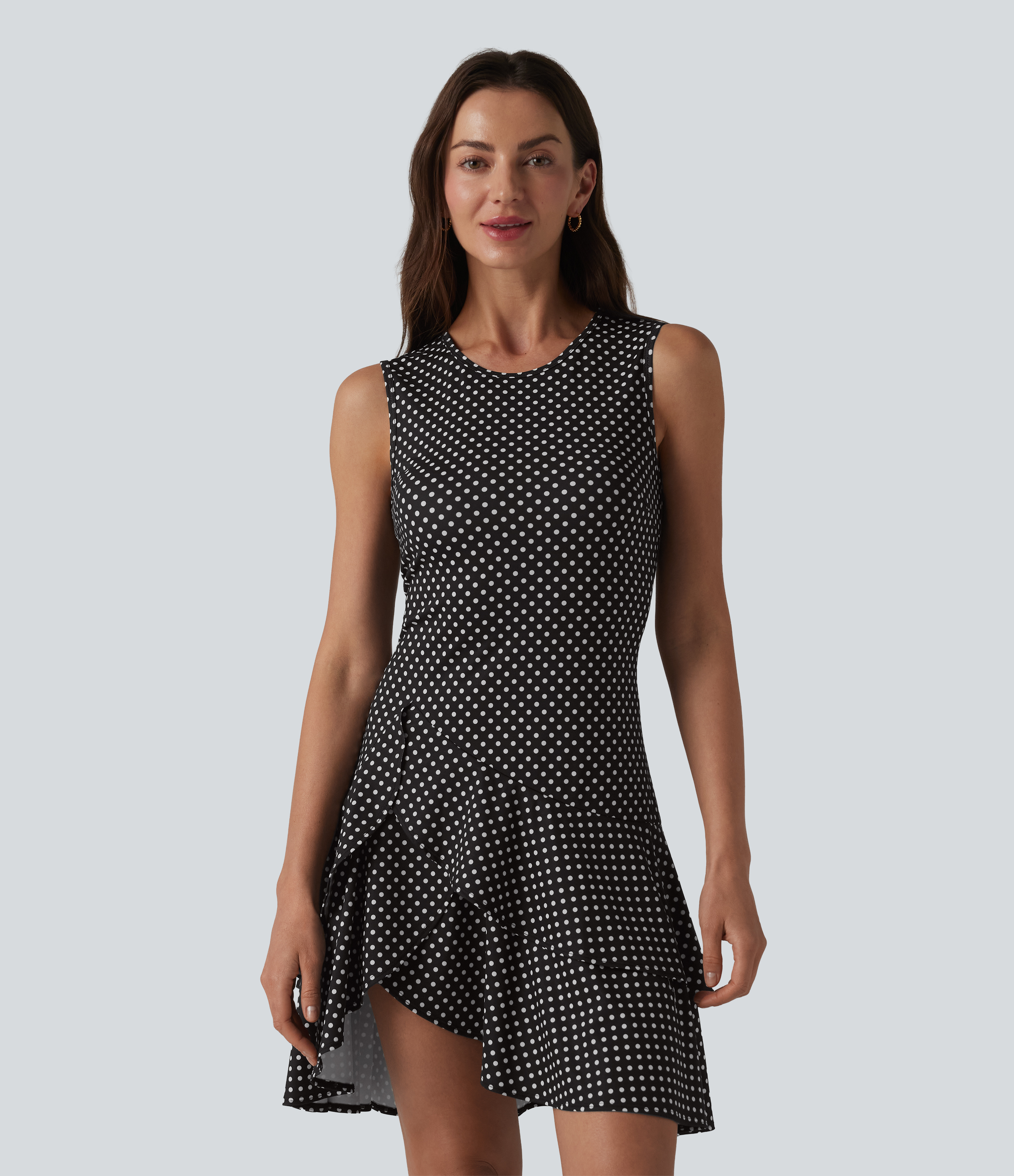 Robe mini casual à pois col rond sans manches ourlet à volants superposés