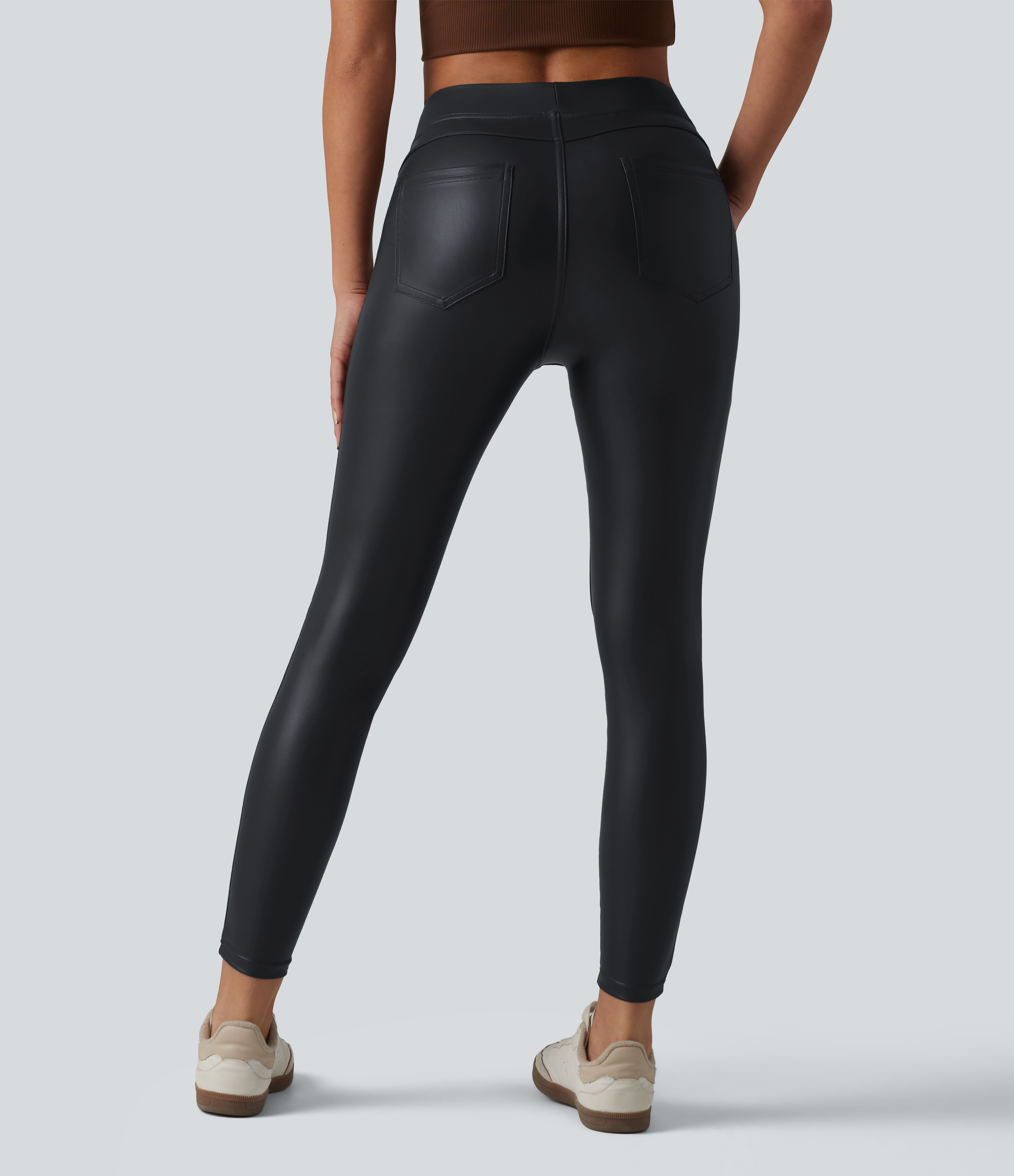 Ink Night Blue Lässige Hose aus elastischem Kunstleder mit hohem Bund und Gesäßtaschen - skinny-fit / 2