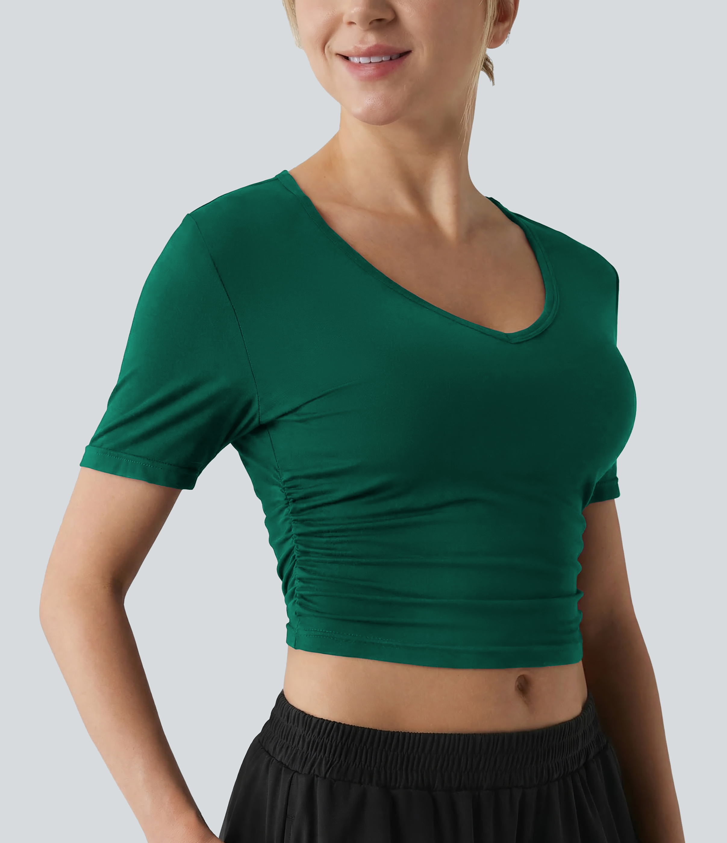 Lässiges, kurzärmeliges, bauchfreies T-Shirt mit V-Ausschnitt