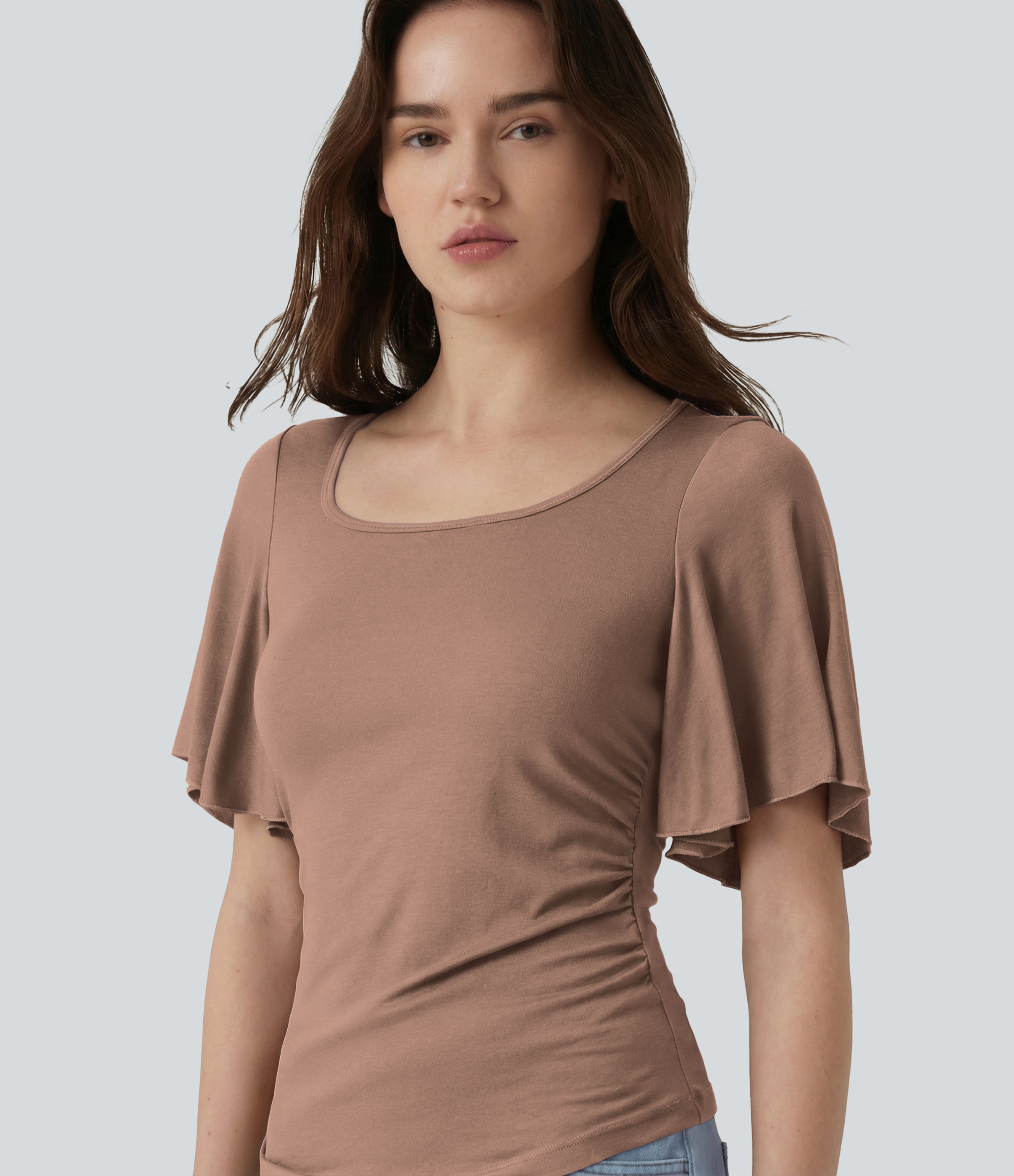 Camiseta casual acanalada con escote cuadrado, mangas mariposa y fruncidos