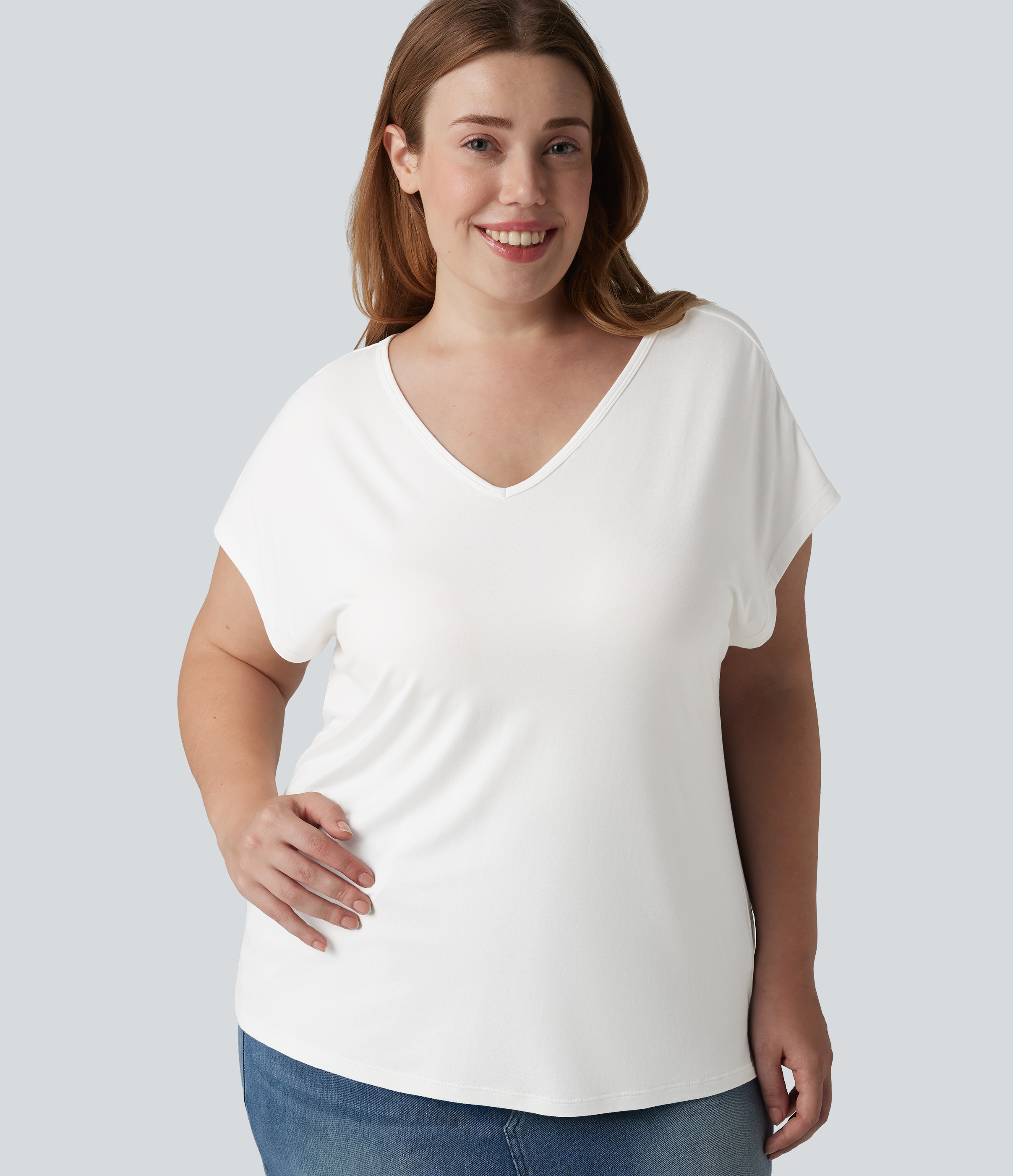 Lässiges T-Shirt mit V-Ausschnitt und kurzen Ärmeln - Plus-Size