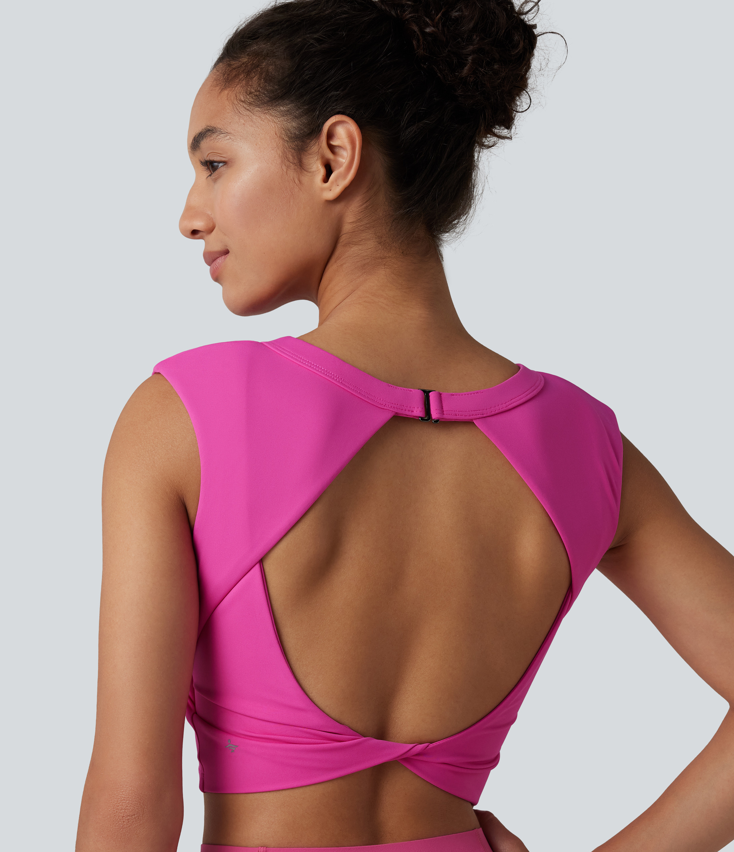 Haut de yoga court SoftlyZero™ léger à col rond et soutien-gorge intégré, sans manches et respirant.