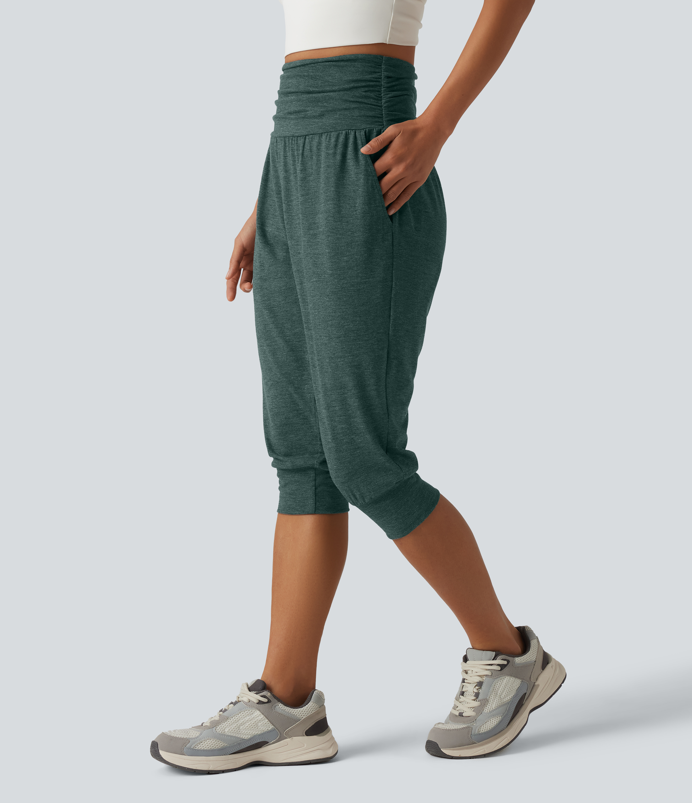 High Waisted Ruched Heathered Yoga Pedal Pushers Joggers with Pockets