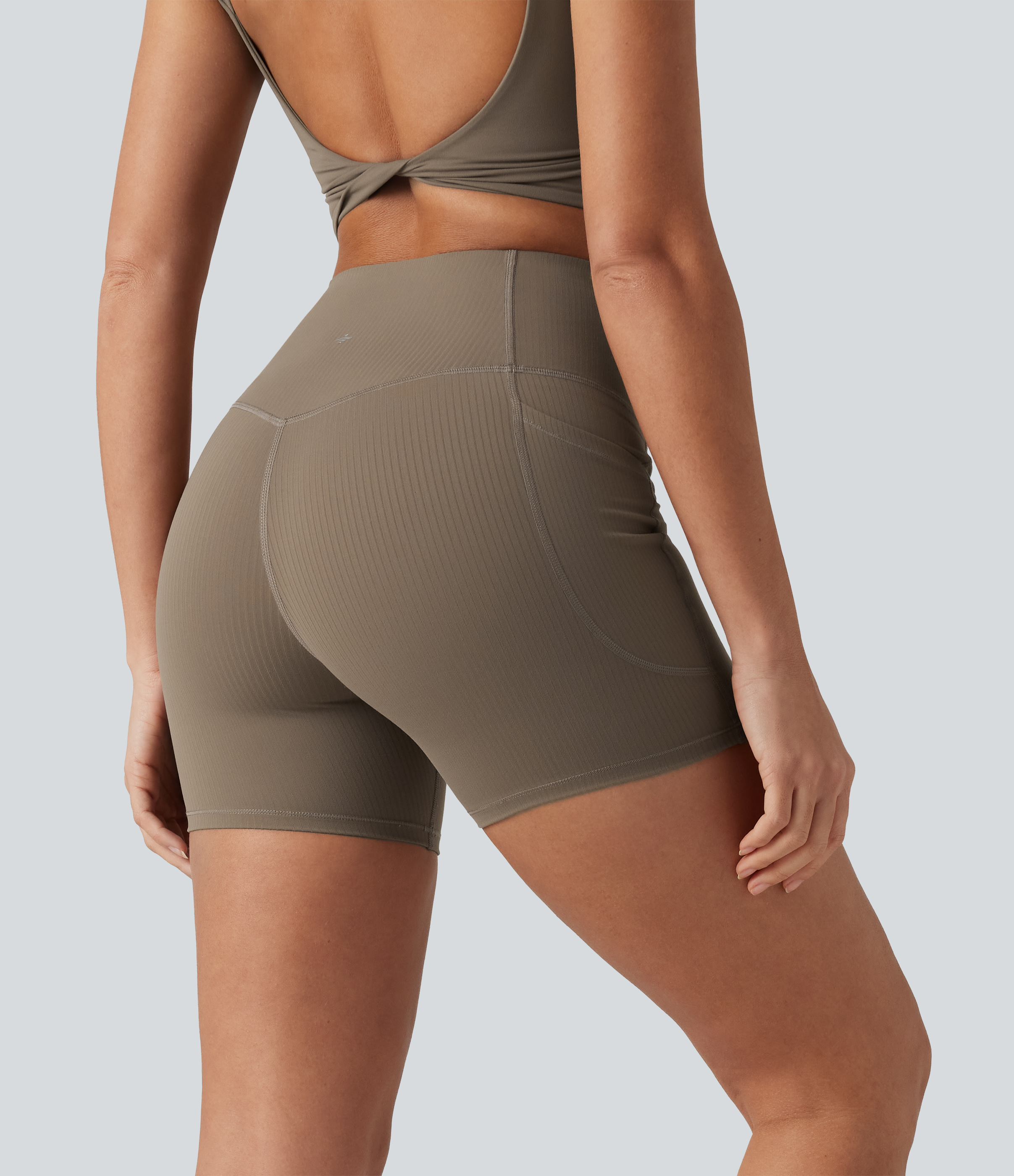 Halara UltraSculpt™ gerippte, hoch taillierte, bauchformende Yoga-Biker-Shorts, 5'' mit Taschen
