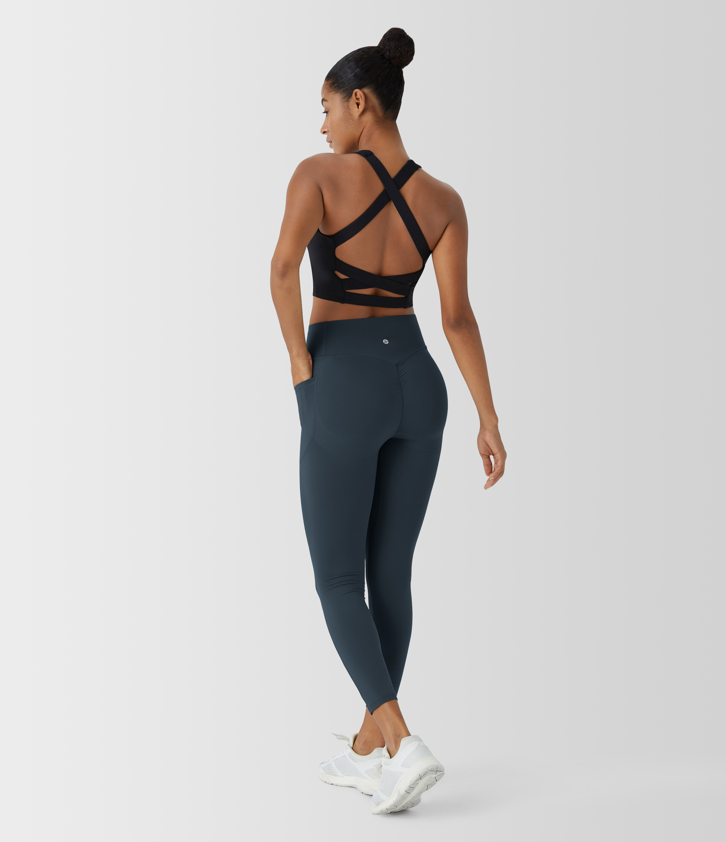 Halara UltraSculpt™ High Waisted Scrunch Butt Lifting Tummy Control Pocket Shaping Training Leggings