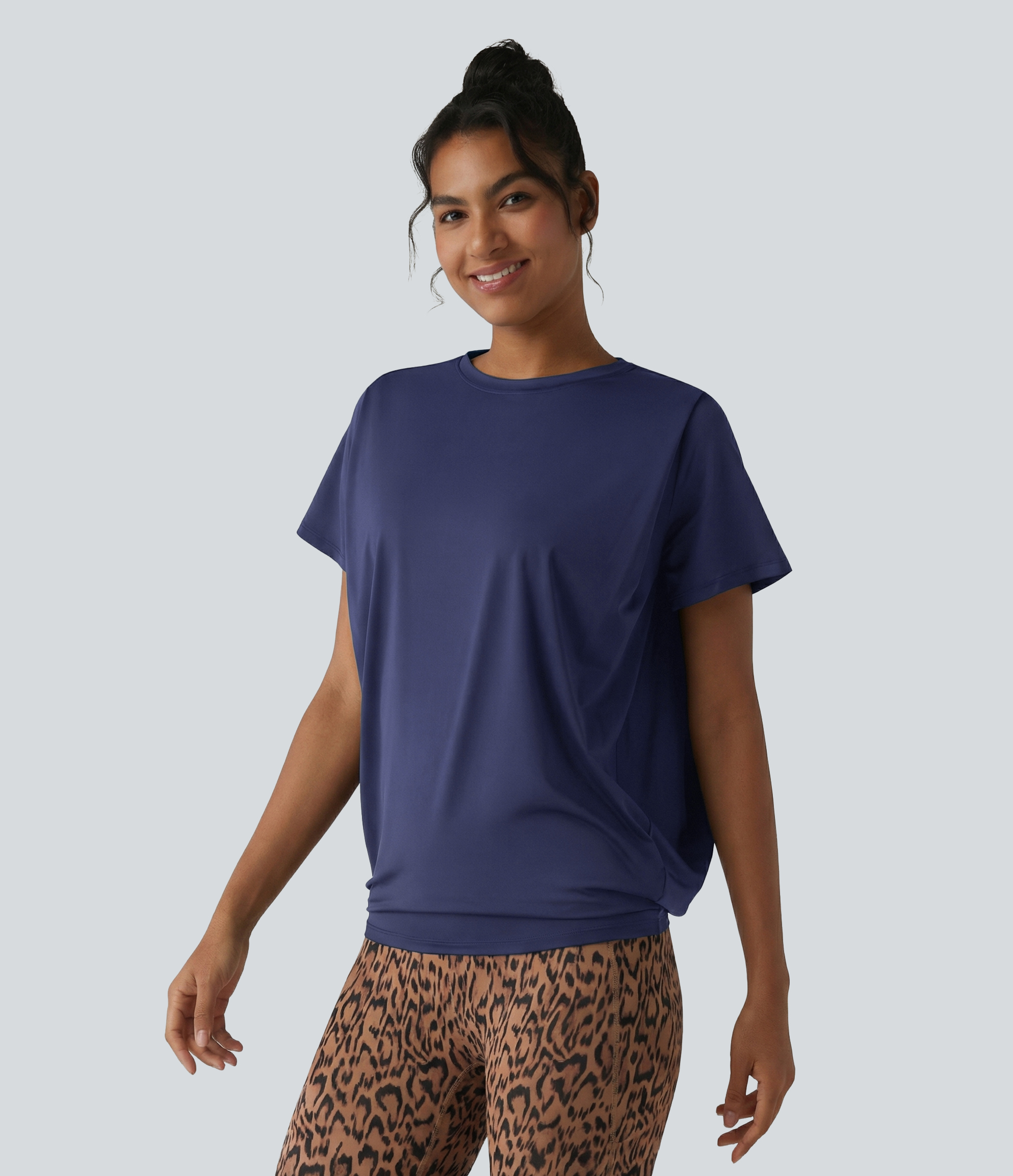 Top deportivo para yoga de cuello redondo, manga corta, con fruncido y tacto refrescante - UPF50+