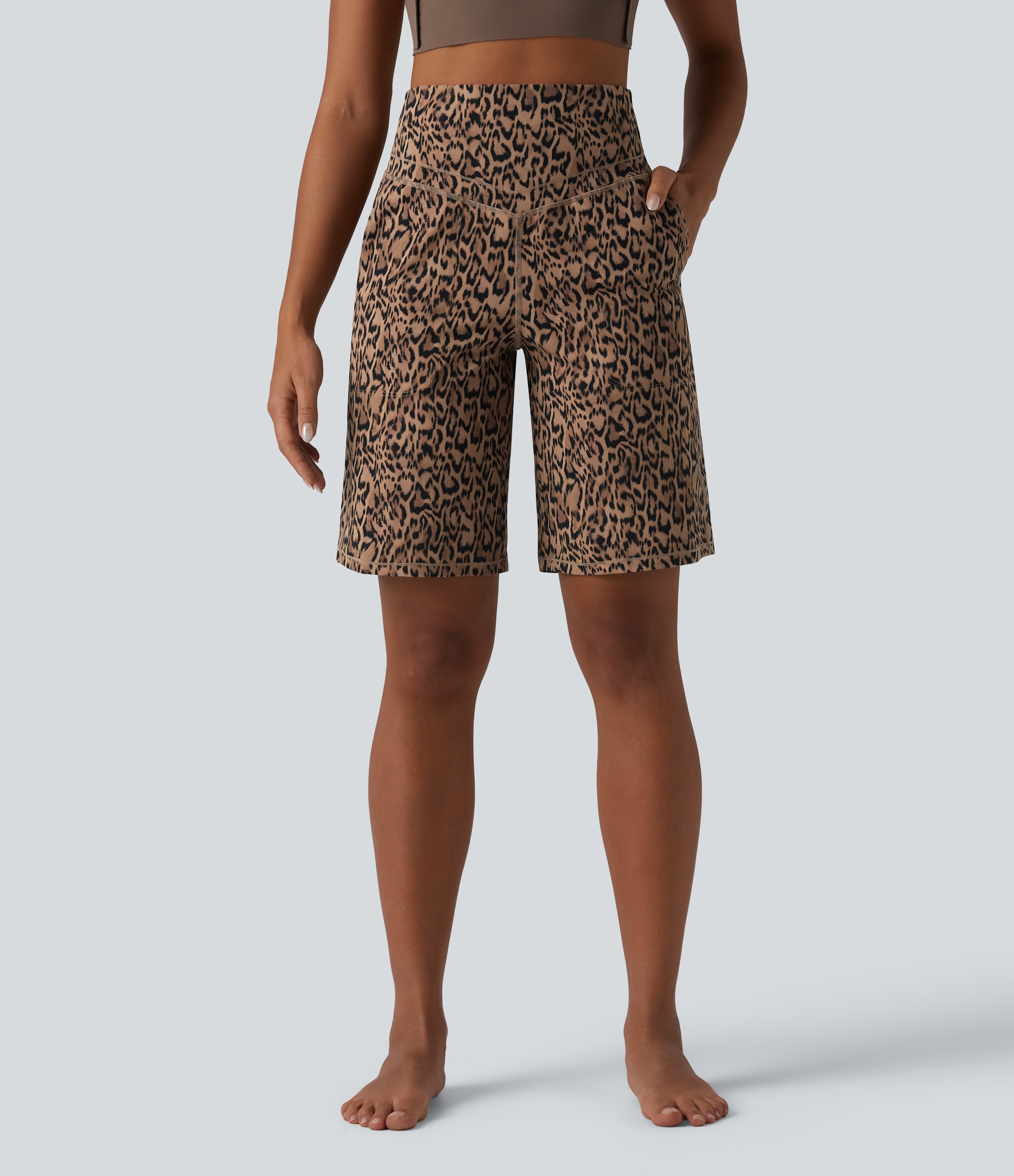 Halara UltraSculpt™ Yoga-Shorts mit Leopardenmuster, hoher Taille, Bauchkontrolle, geradem Bein, 10'' mit Taschen