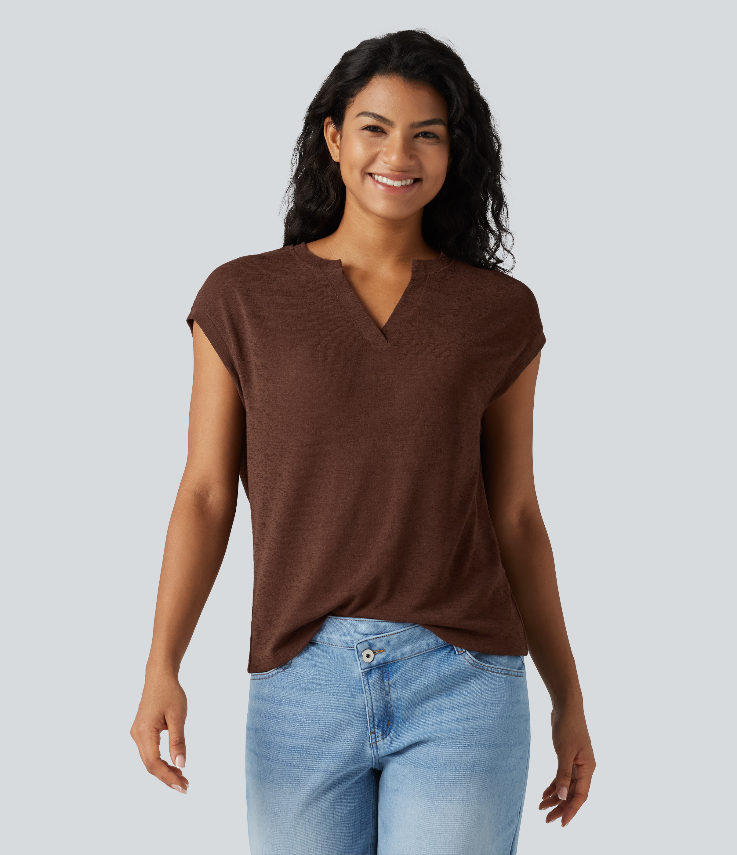 Camiseta casual de manga corta semitransparente con escote con muesca