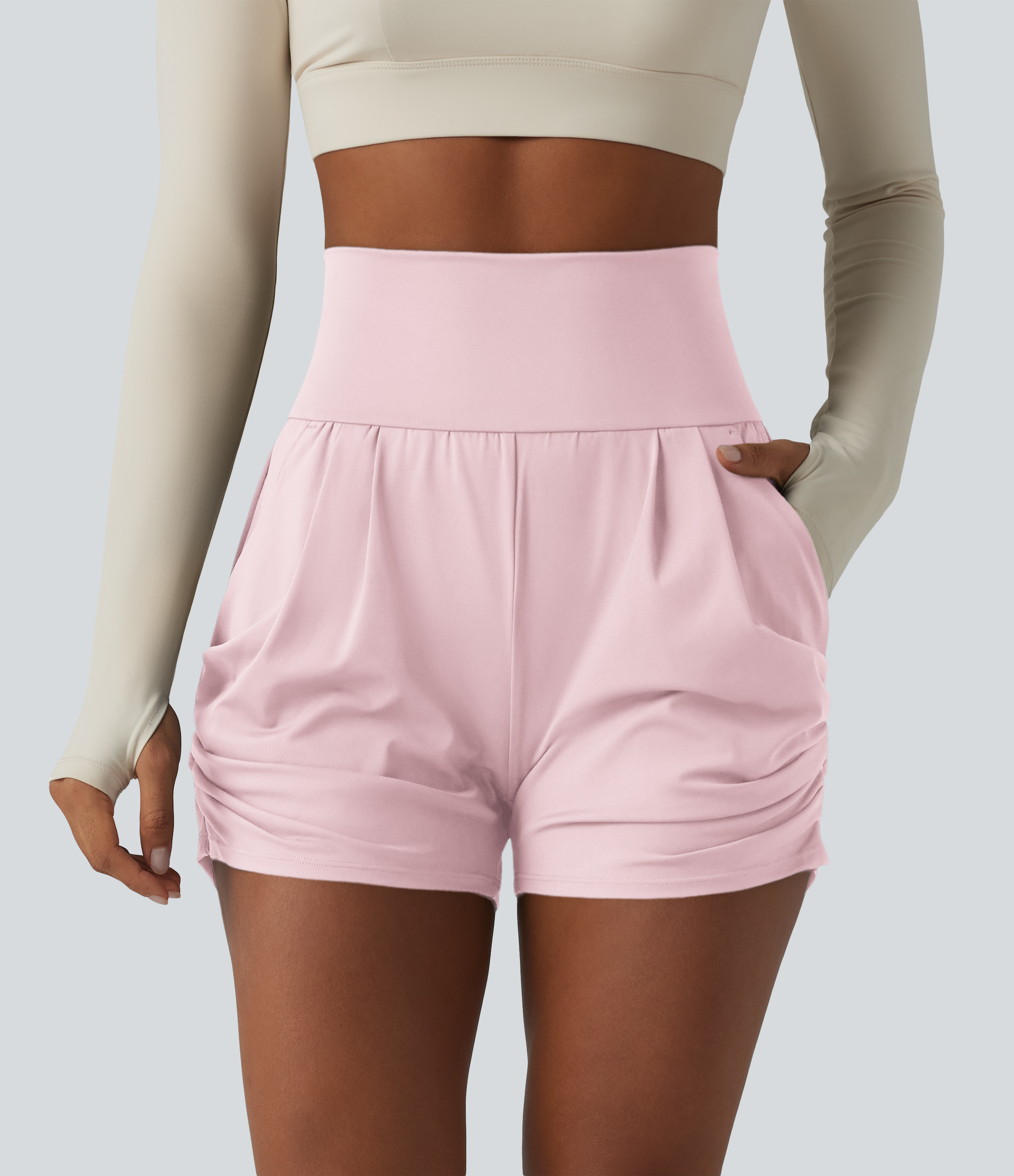 SoftlyZero™ Luftige, hoch geschnittene, geraffte Cool-Touch Yoga-Shorts 3'' mit Taschen
