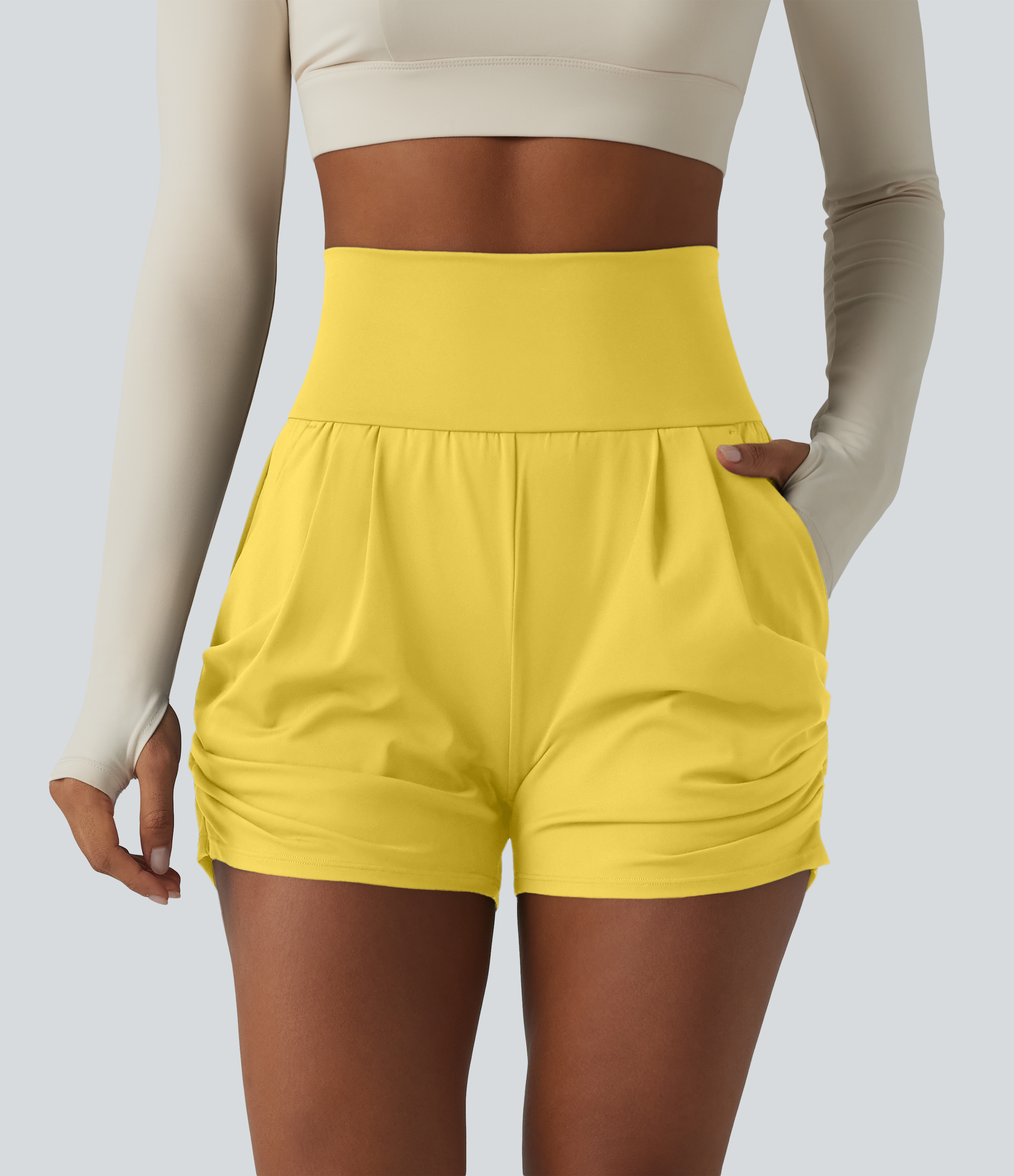 SoftlyZero™ Luftige, hoch geschnittene, geraffte Cool-Touch Yoga-Shorts 3'' mit Taschen