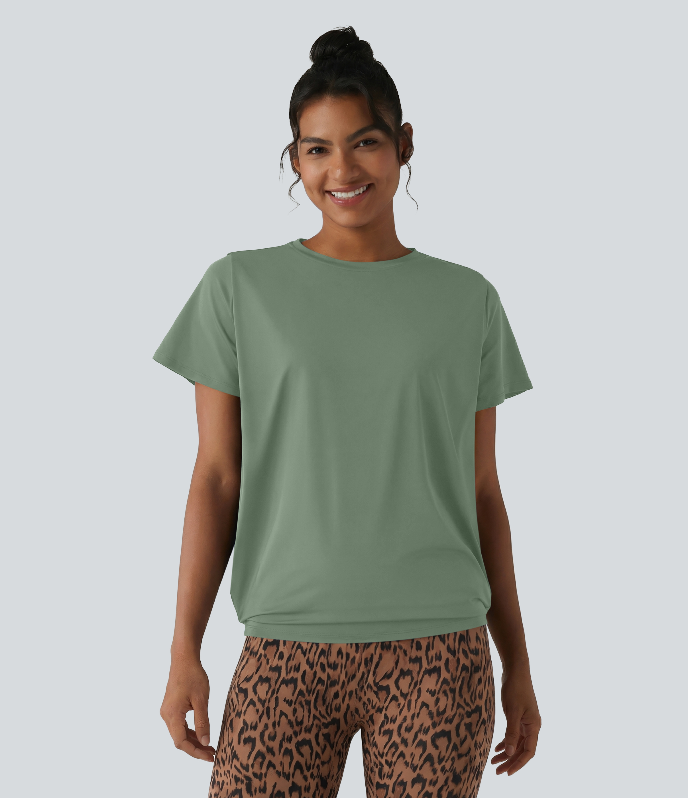 Top deportivo para yoga de cuello redondo, manga corta, con fruncido y tacto refrescante - UPF50+