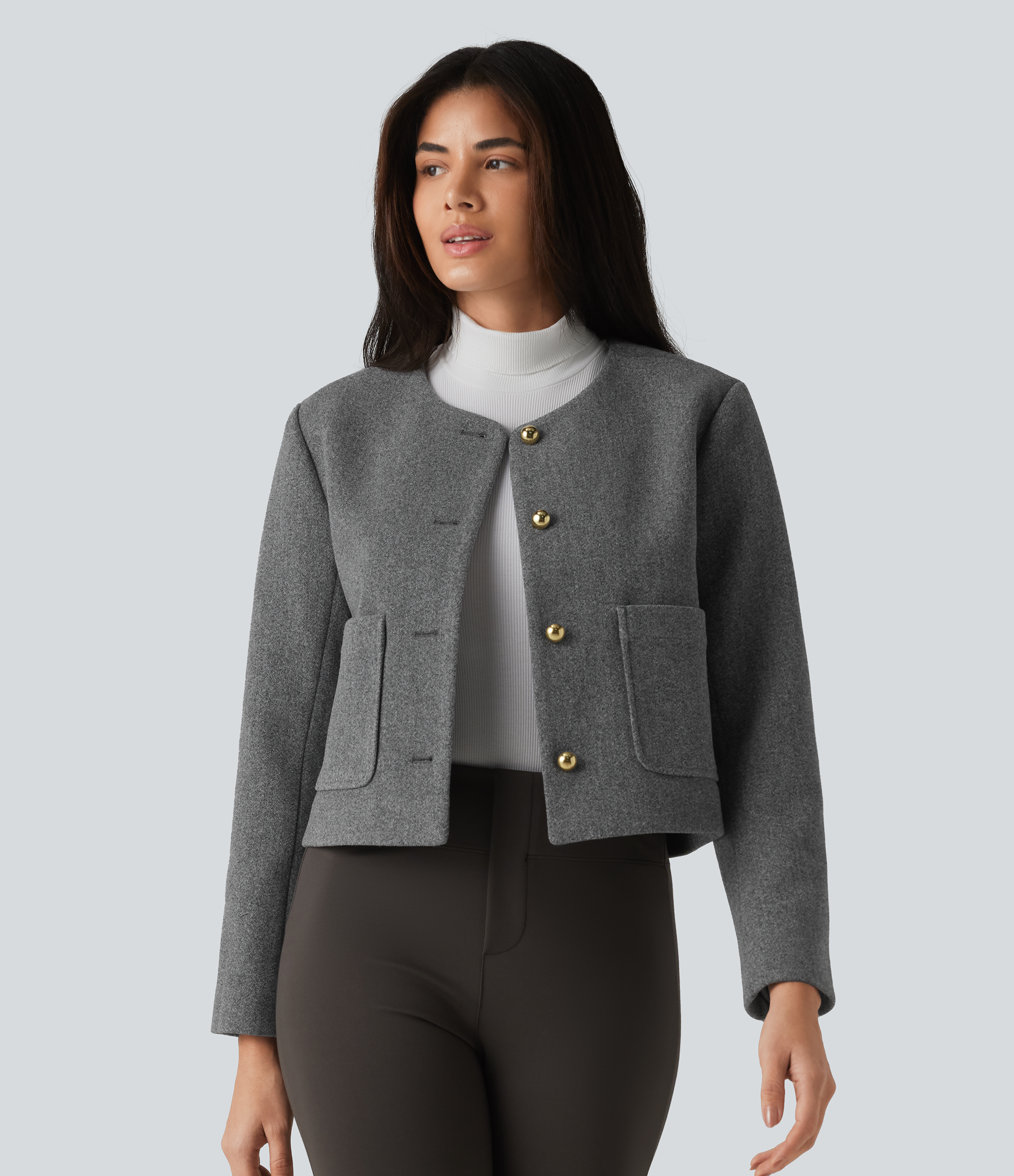 Arbeitsjacke mit Rundhalsausschnitt, Knopfleiste und Taschen