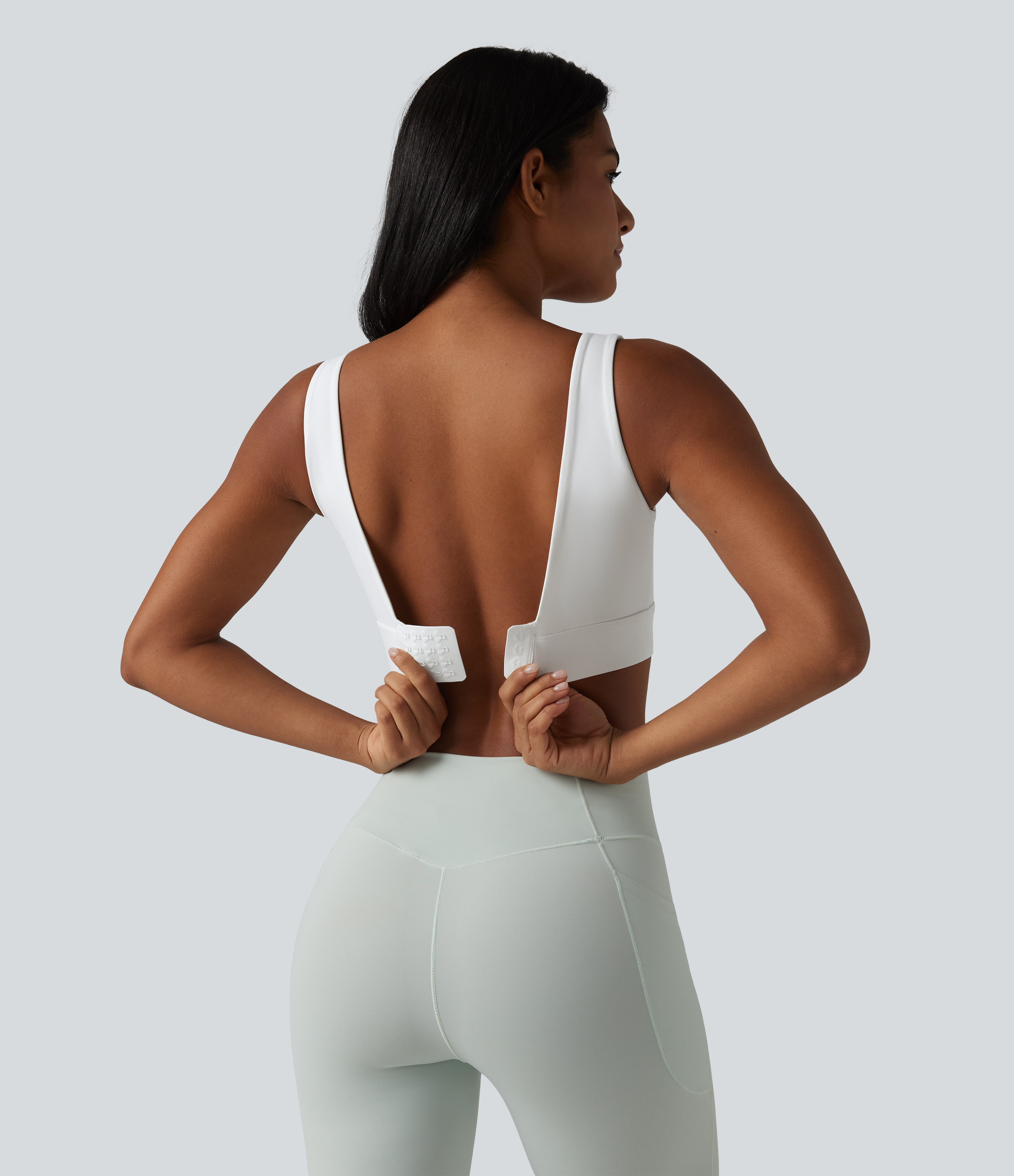 Halara Ultrasculpt™ Medium Support Backless Adjustable Buckle Built-in Bra Training Sports Bra