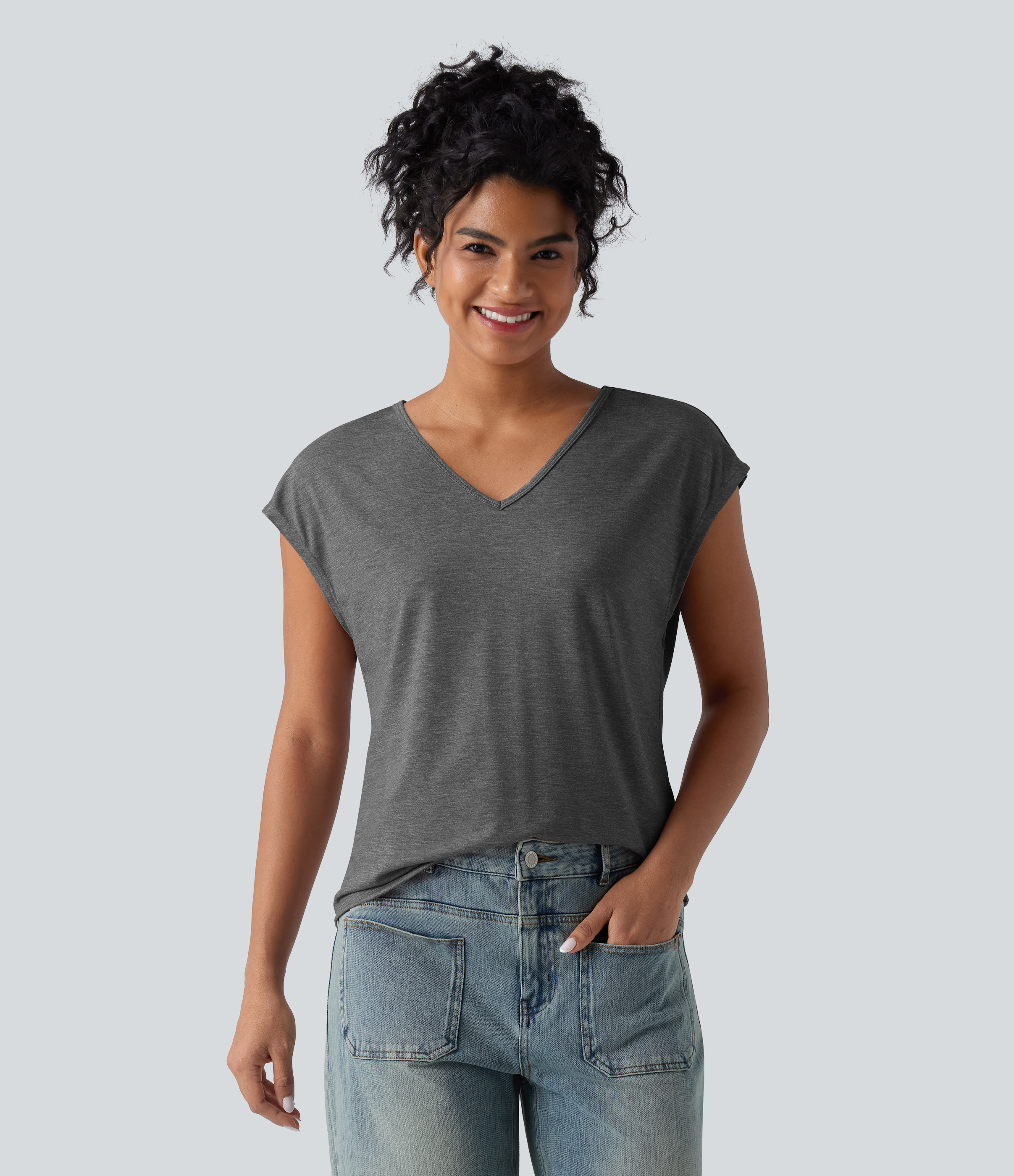 Lässiges T-Shirt mit V-Ausschnitt und kurzen Ärmeln