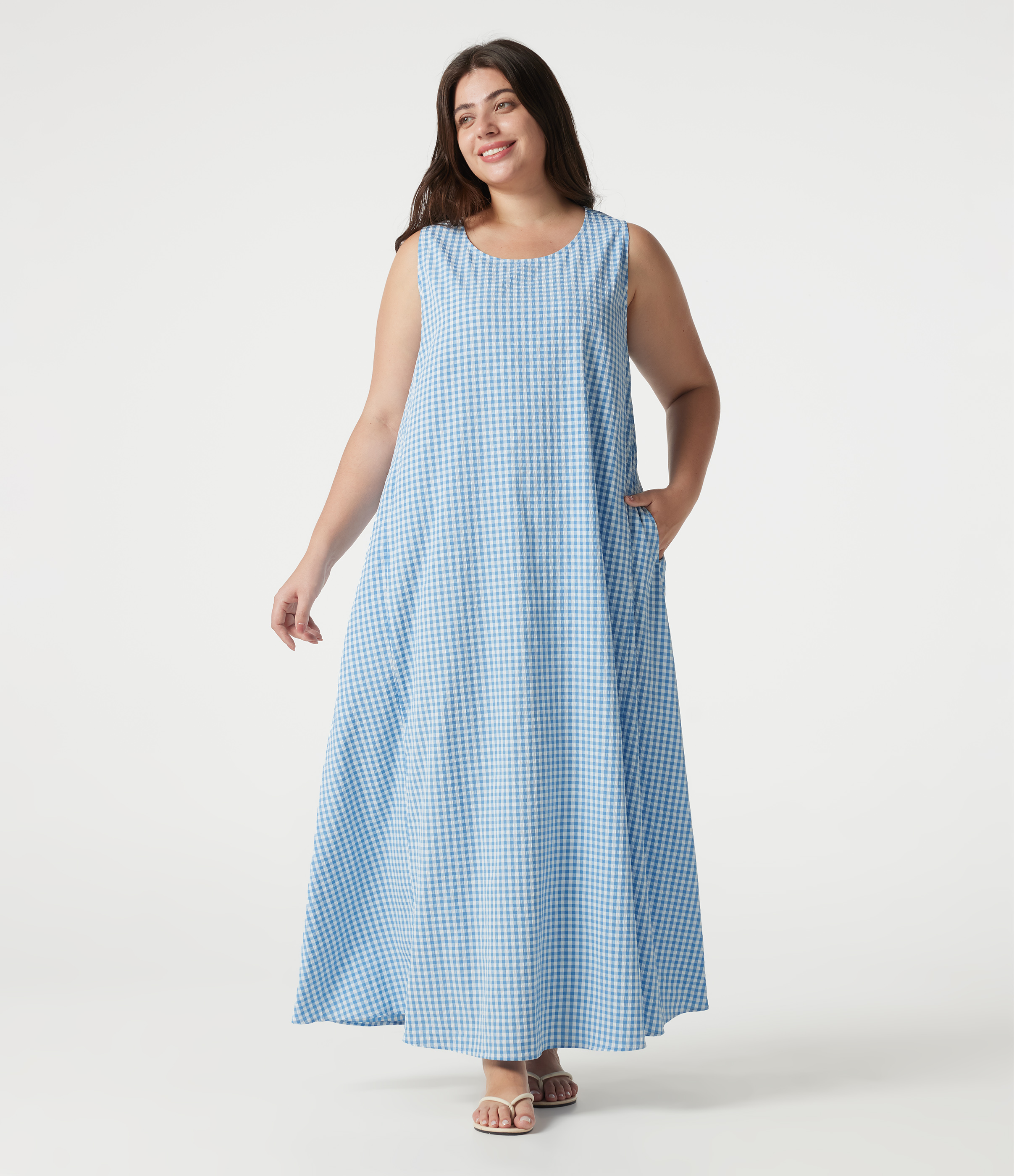 Plus Size Round Neck Sleeveless Midi Crinkle Gingham Casual Tank Dress with Pockets