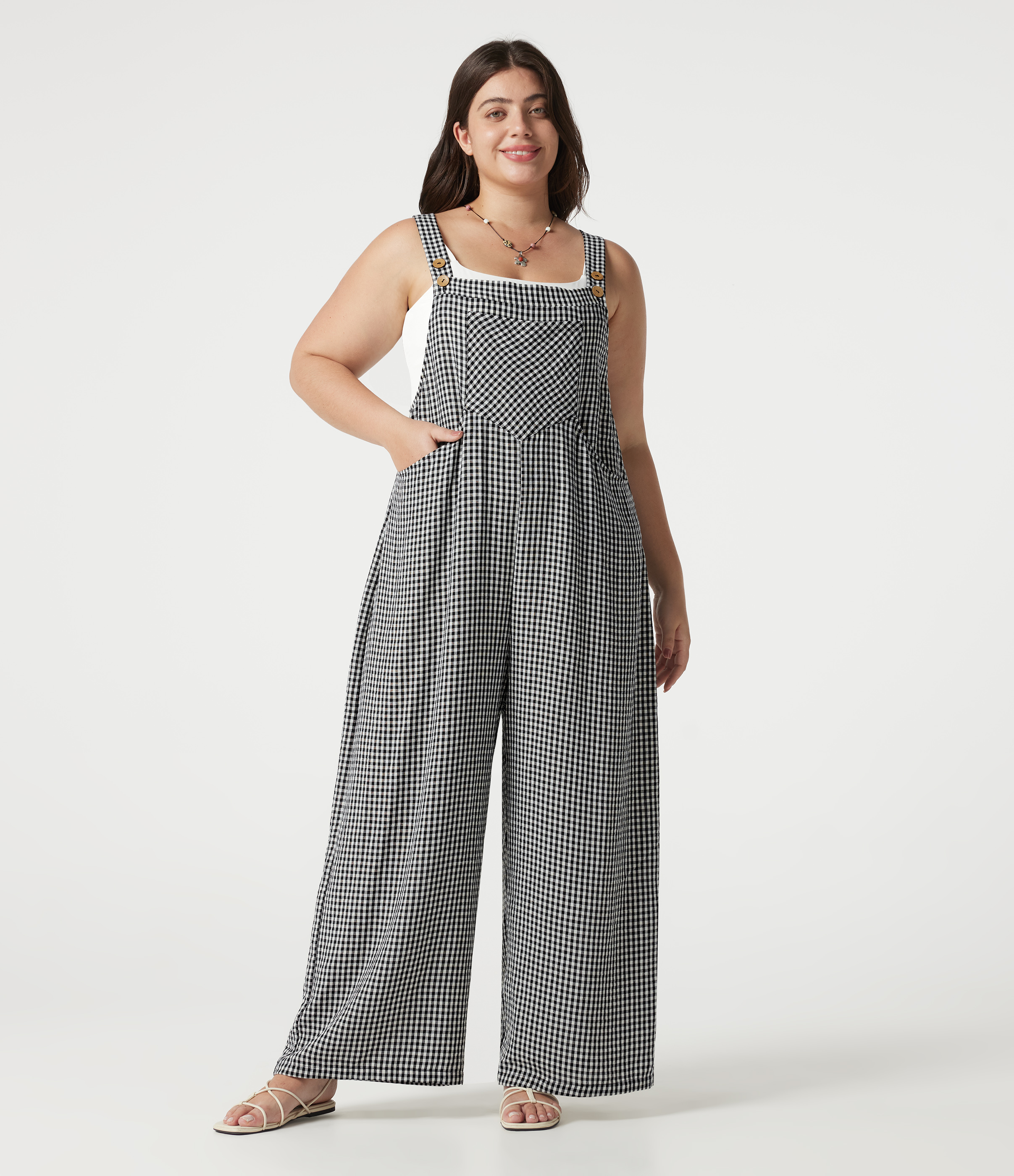 Lässige Latzhose in Leinenoptik mit mehreren Taschen und Karomuster - Plus-Size