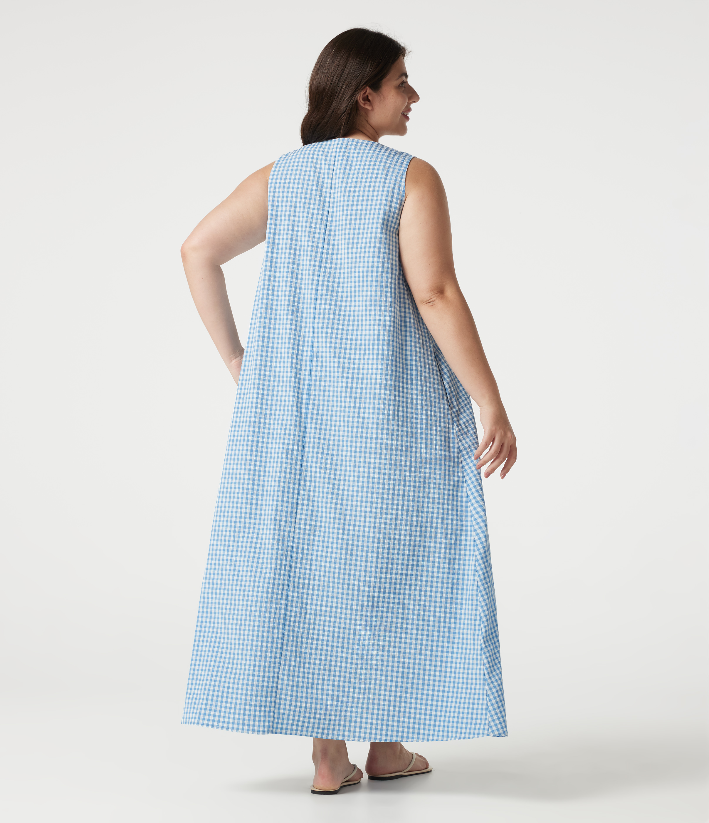 Blue White Bubble Grid Plus Size Round Neck Sleeveless Midi Crinkle Gingham Casual Tank Dress with Pockets / 2