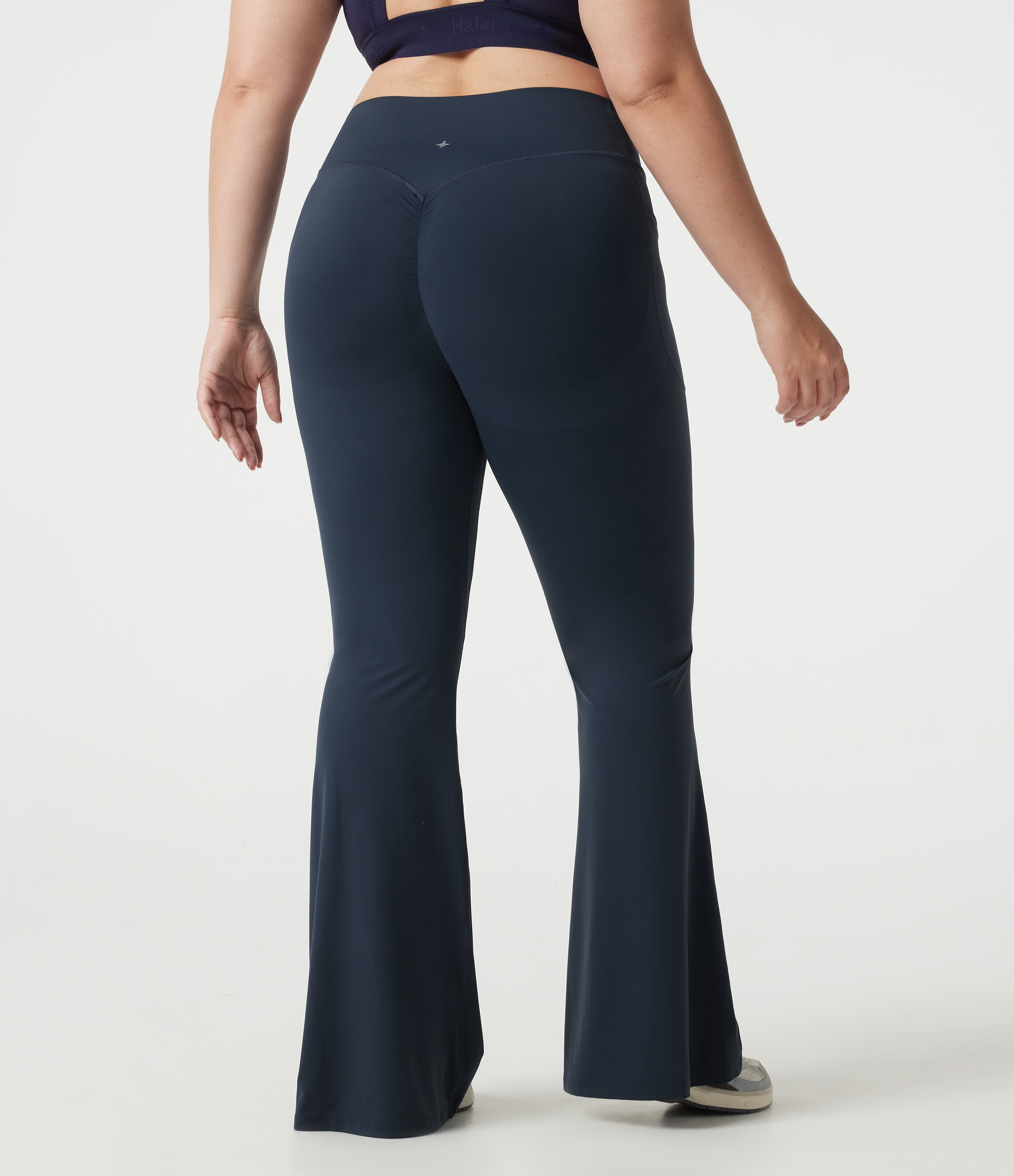 Carbon Halara UltraSculpt™ Plus Size High Waisted Scrunch Butt Lifting Tummy Control Shaping Yoga Flare Leggings with Pockets / 2