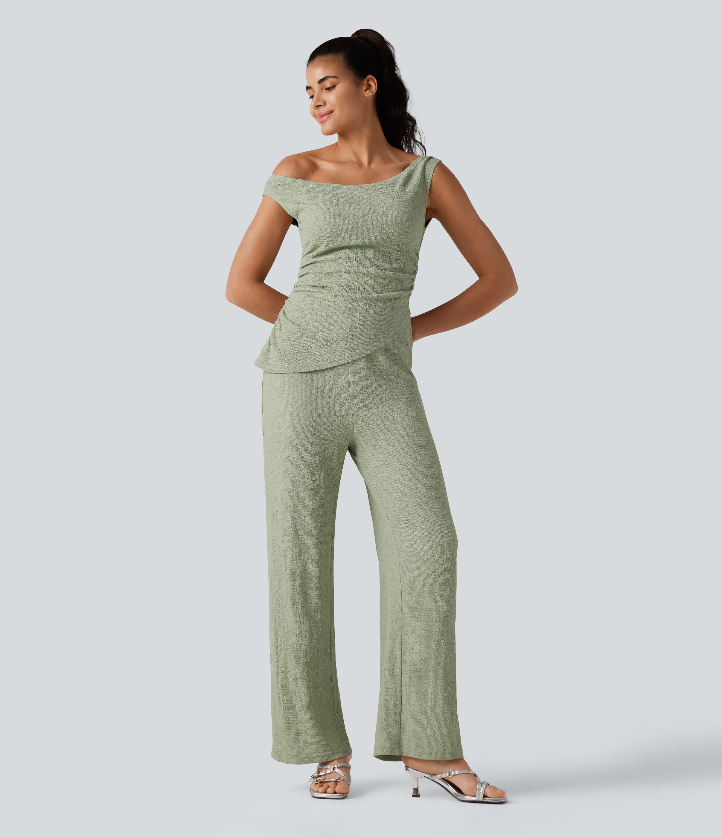 Schulterfreier, lässiger Jumpsuit mit integriertem BH – Easy-Peasy-Edition