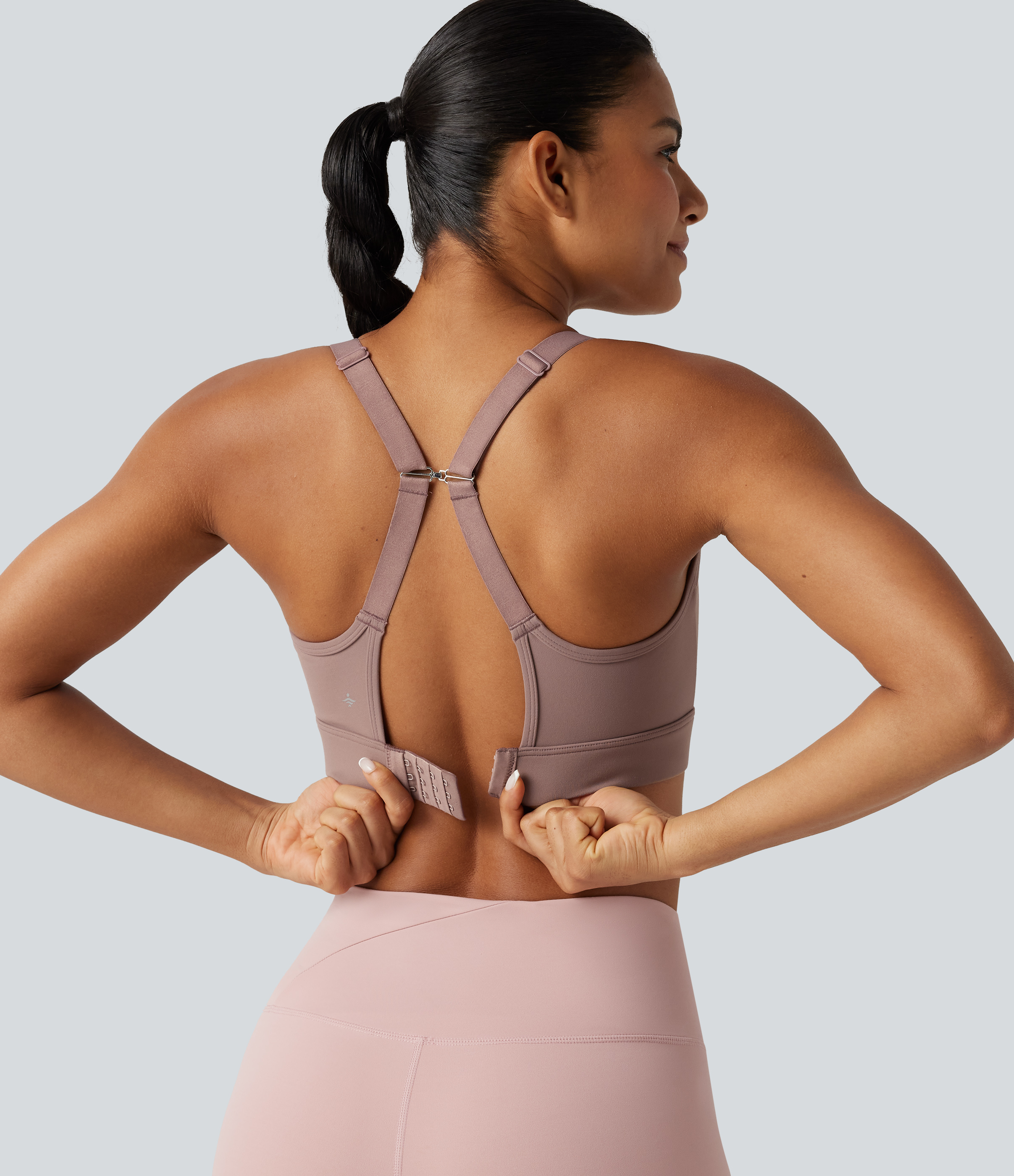 Medium Support U-Neck Backless Adjustable Buckle Molded Spacer Training Sports Bra