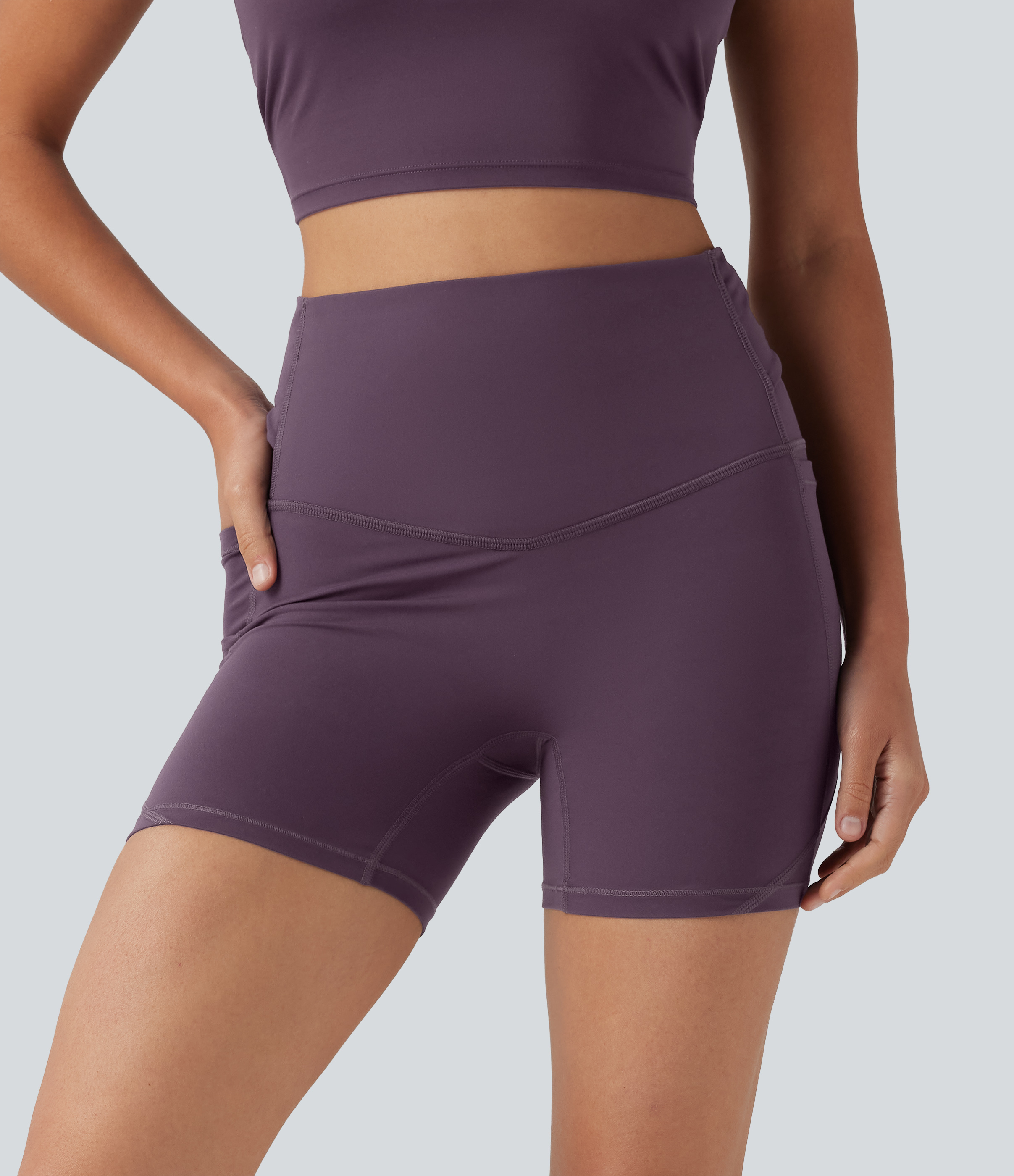Night's Purple Halara UltraSculpt™ Shorts de yoga cyclistes taille haute, dos torsadé, 5'' avec poches / 2