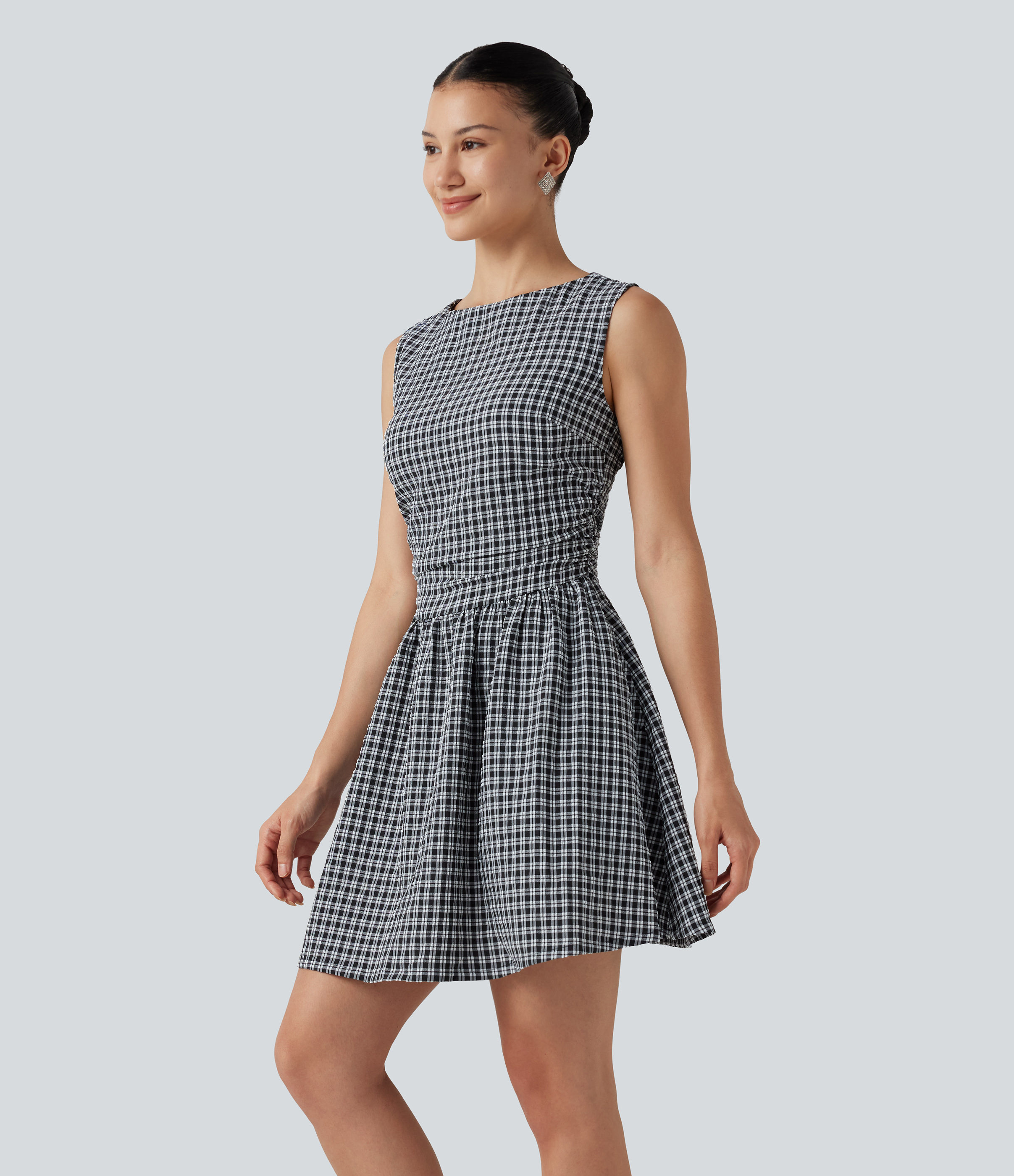 Monochrome Check Languota A formos mini kasdieninė su kišenėmis, valtine iškirpte, be rankovių, su nematomu užtrauktuku ir rinktais detalėmis / 1